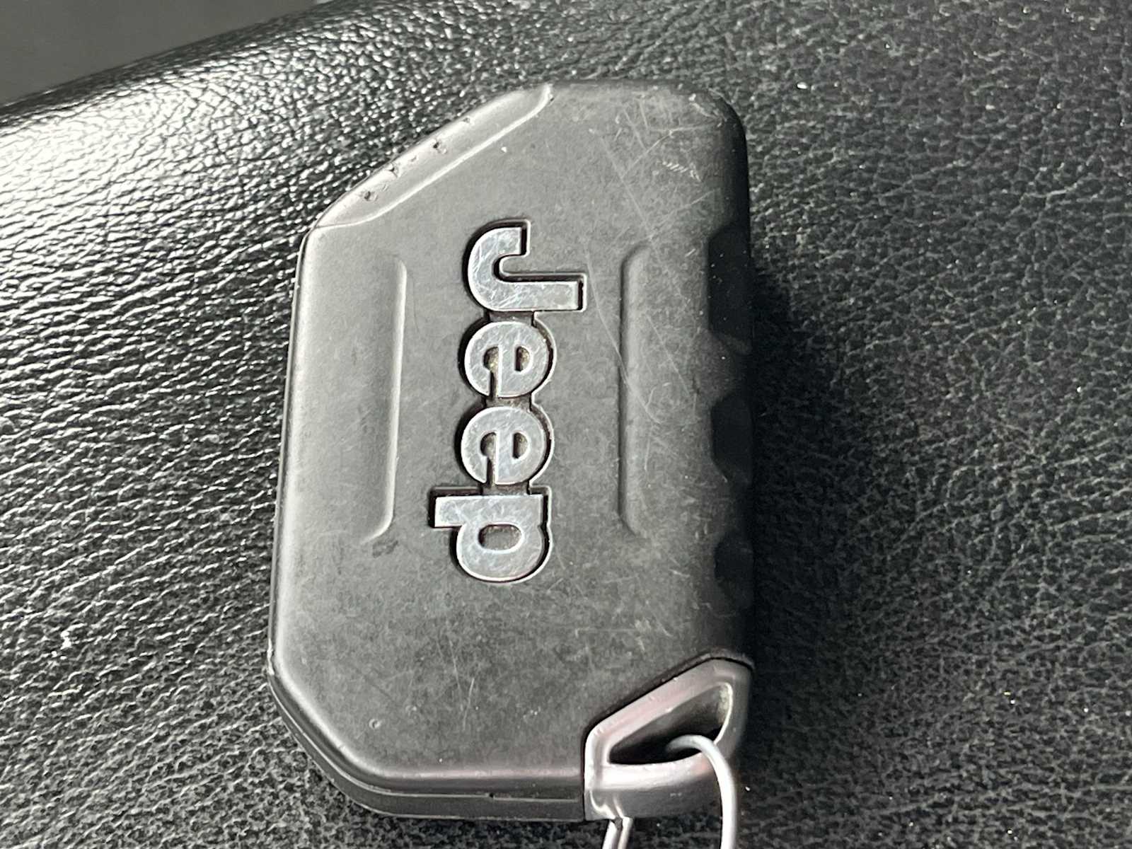 Thumbnail: 2021 Jeep Gladiator - 20