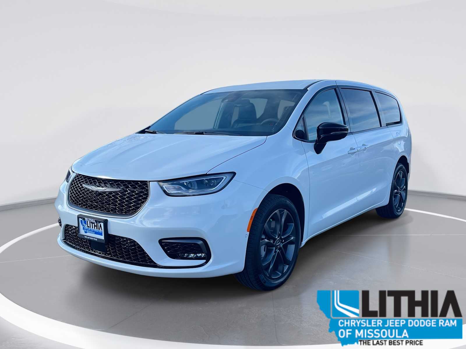 2026 Chrysler Pacifica Select's photo