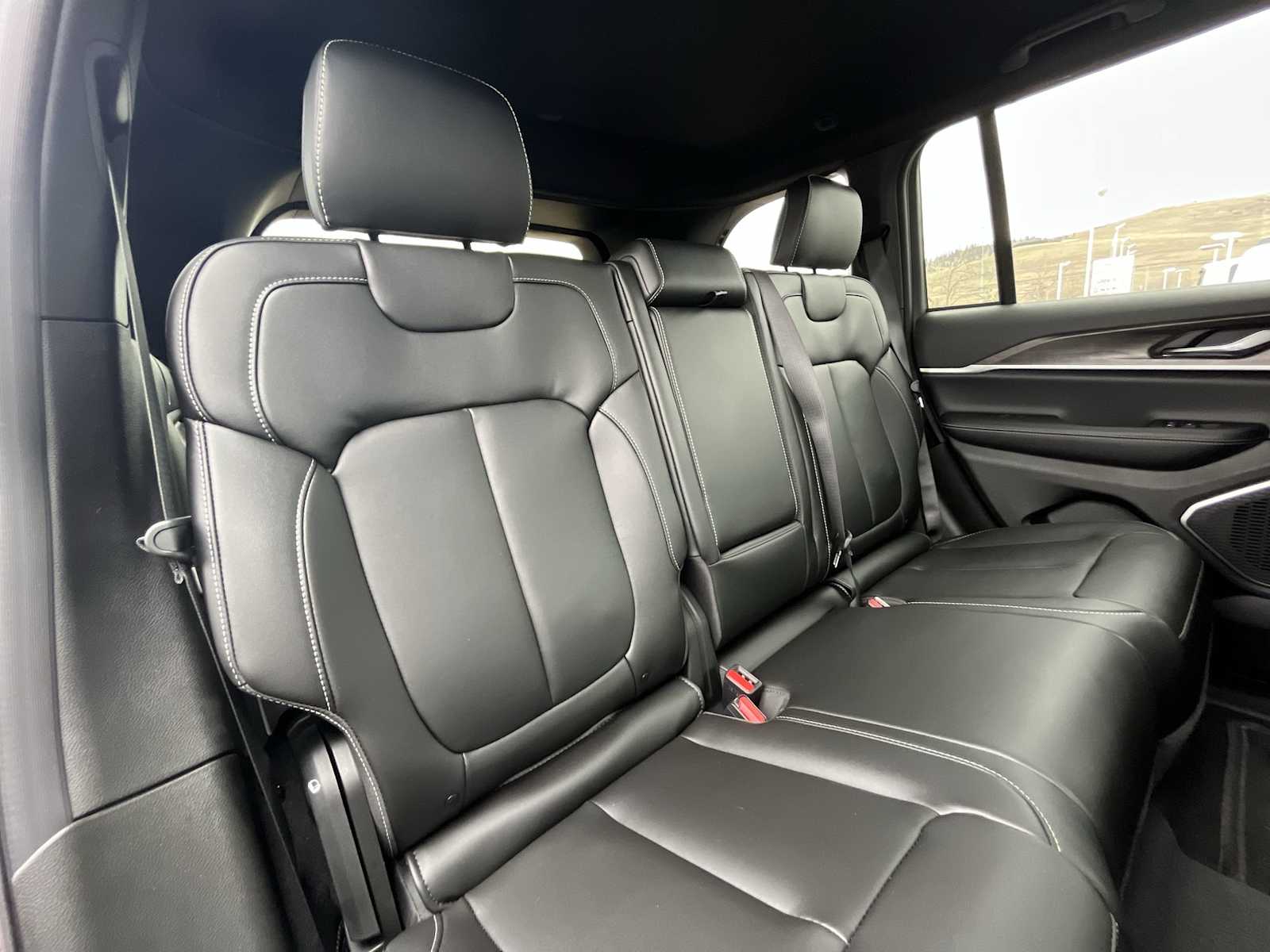 Thumbnail: 2026 Jeep Grand Cherokee - 13