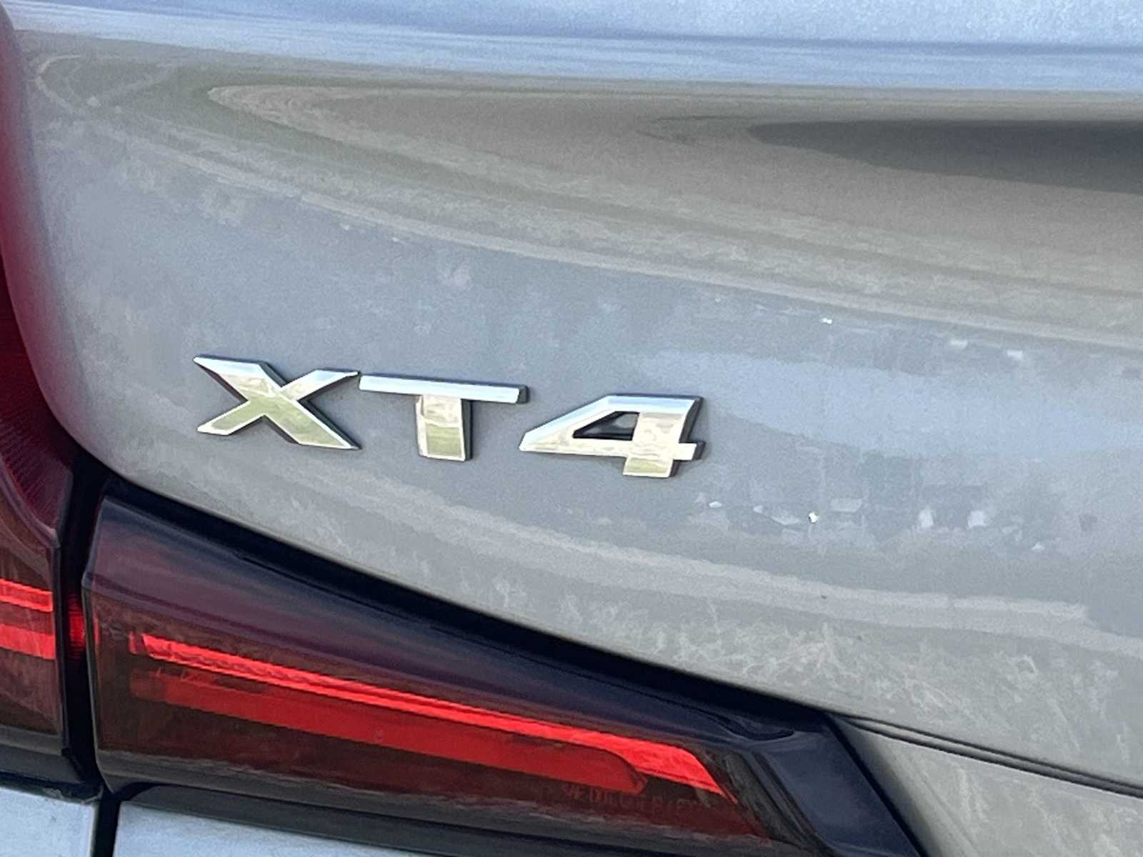 Thumbnail: 2023 Cadillac XT4 - 6
