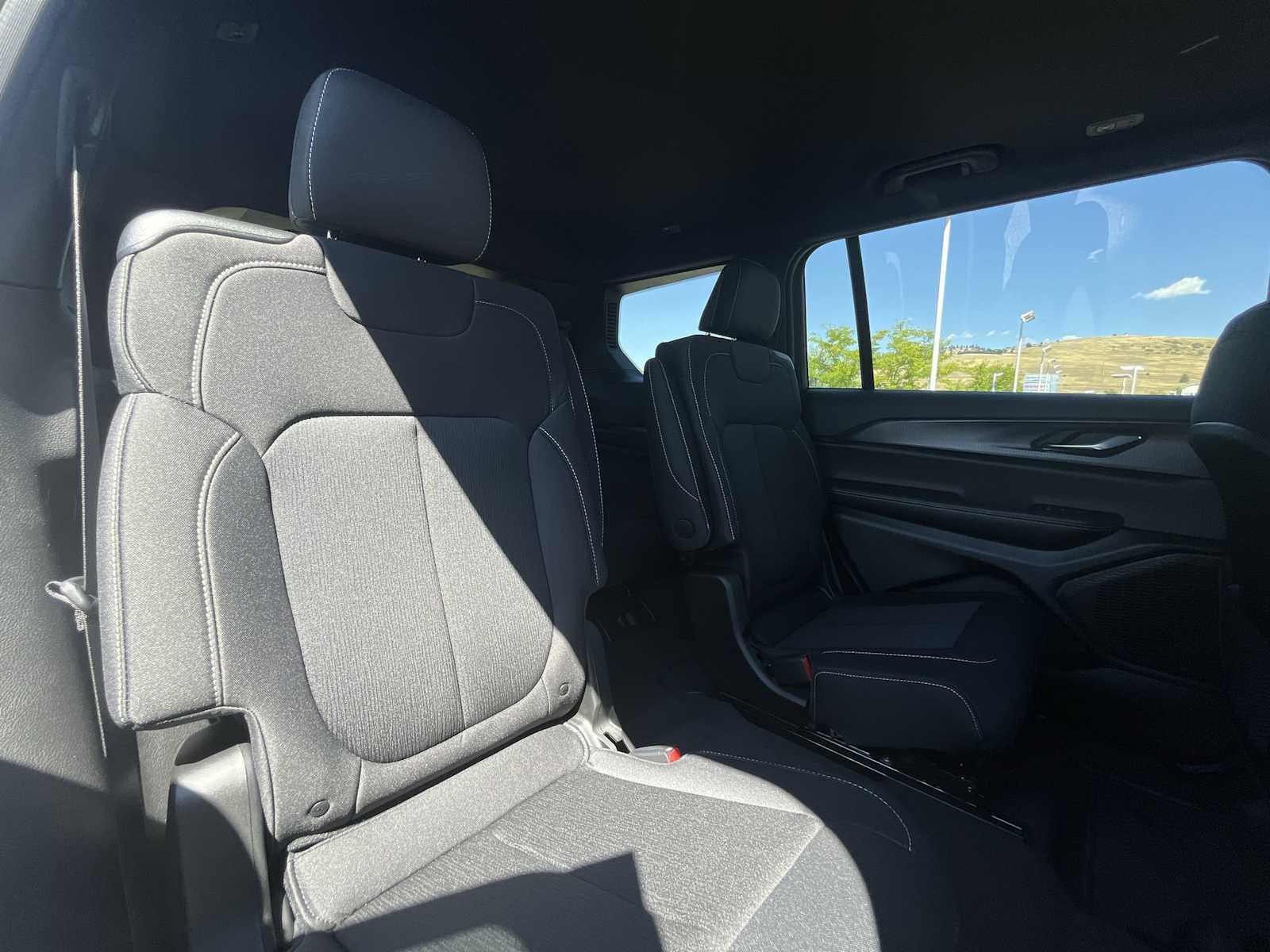 Thumbnail: 2025 Jeep Grand Cherokee - 13