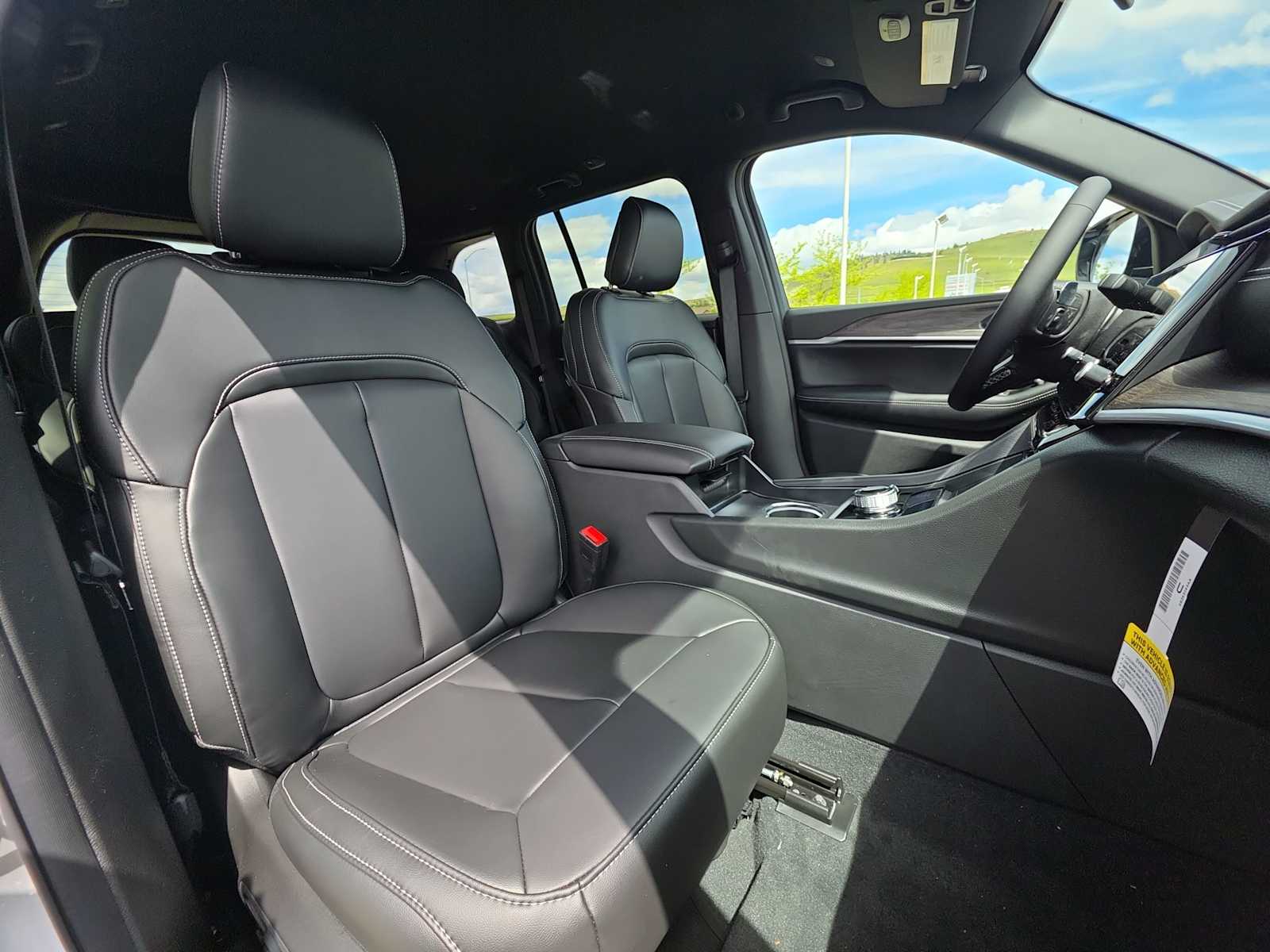 Thumbnail: 2026 Jeep Grand Cherokee - 18