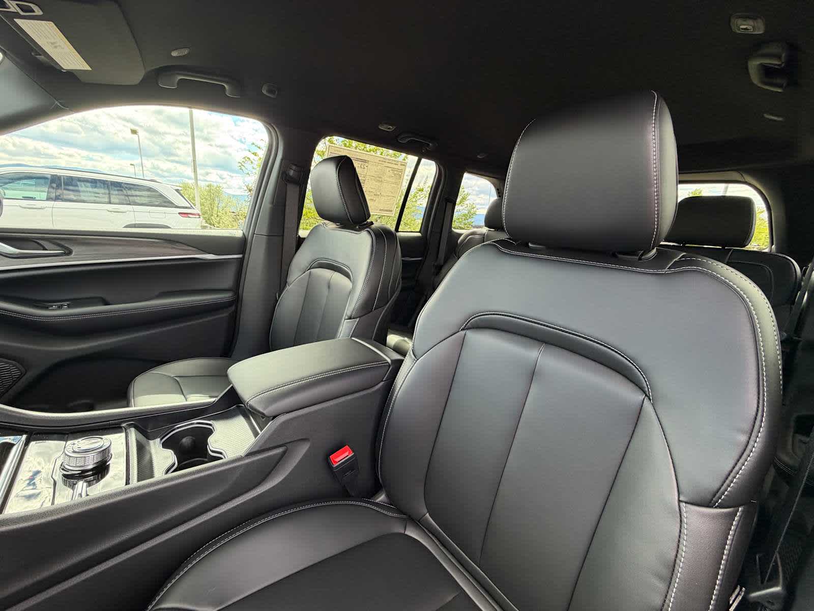 Thumbnail: 2026 Jeep Grand Cherokee - 17