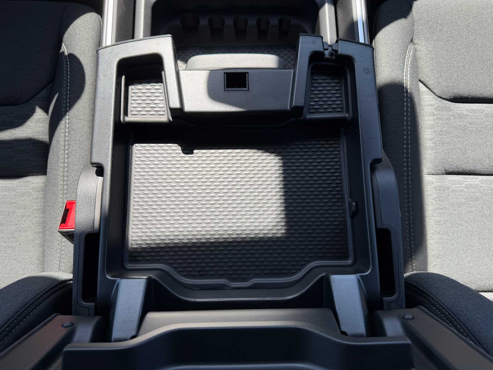 Thumbnail: 2026 RAM 1500 - 32