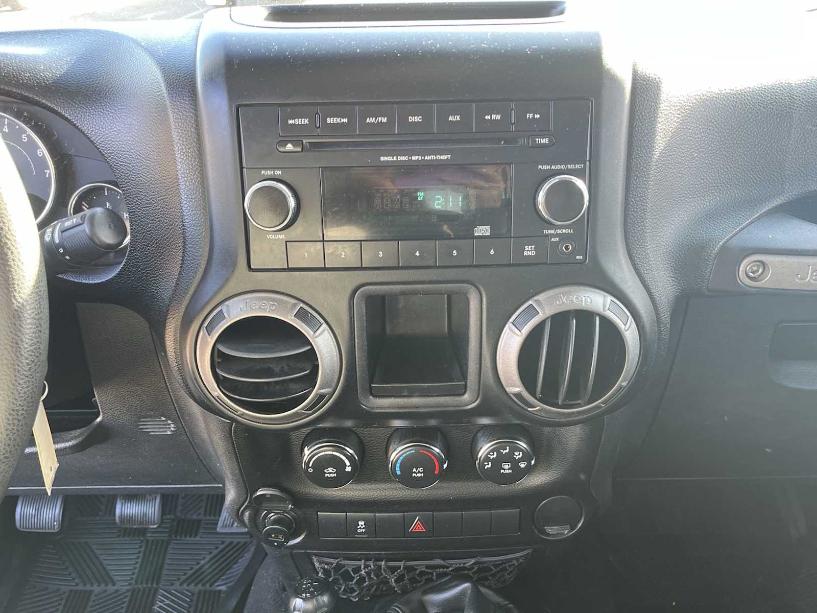 Thumbnail: 2012 Jeep Wrangler - 16