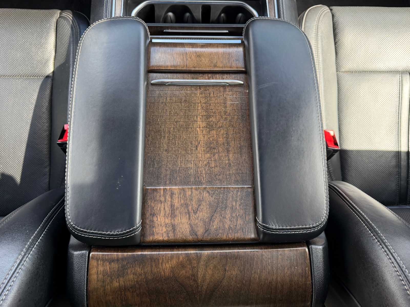 Thumbnail: 2022 Jeep Grand Wagoneer - 20