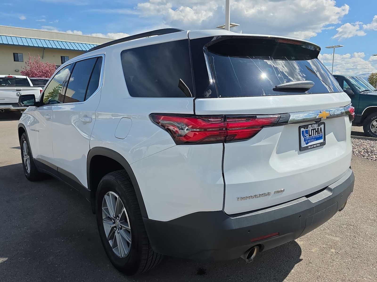 Thumbnail: 2023 Chevrolet Traverse - 4