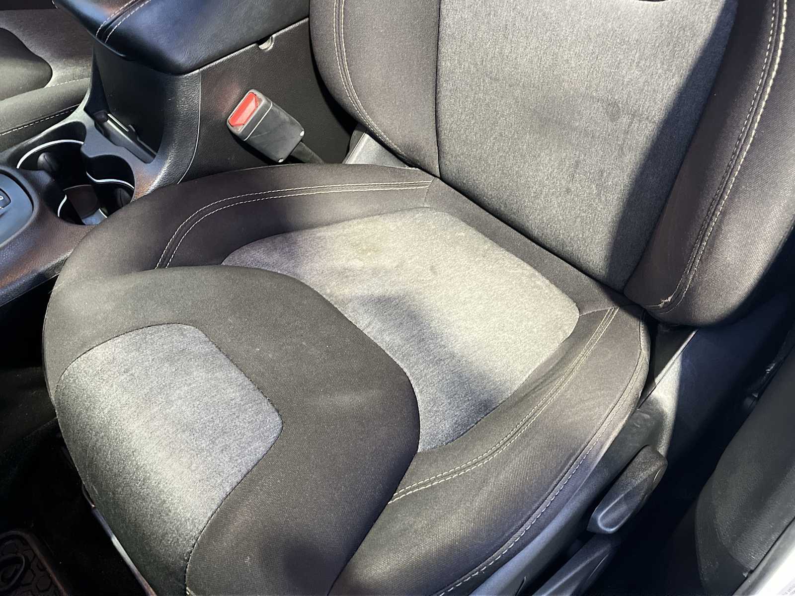 Thumbnail: 2017 Jeep Cherokee - 23