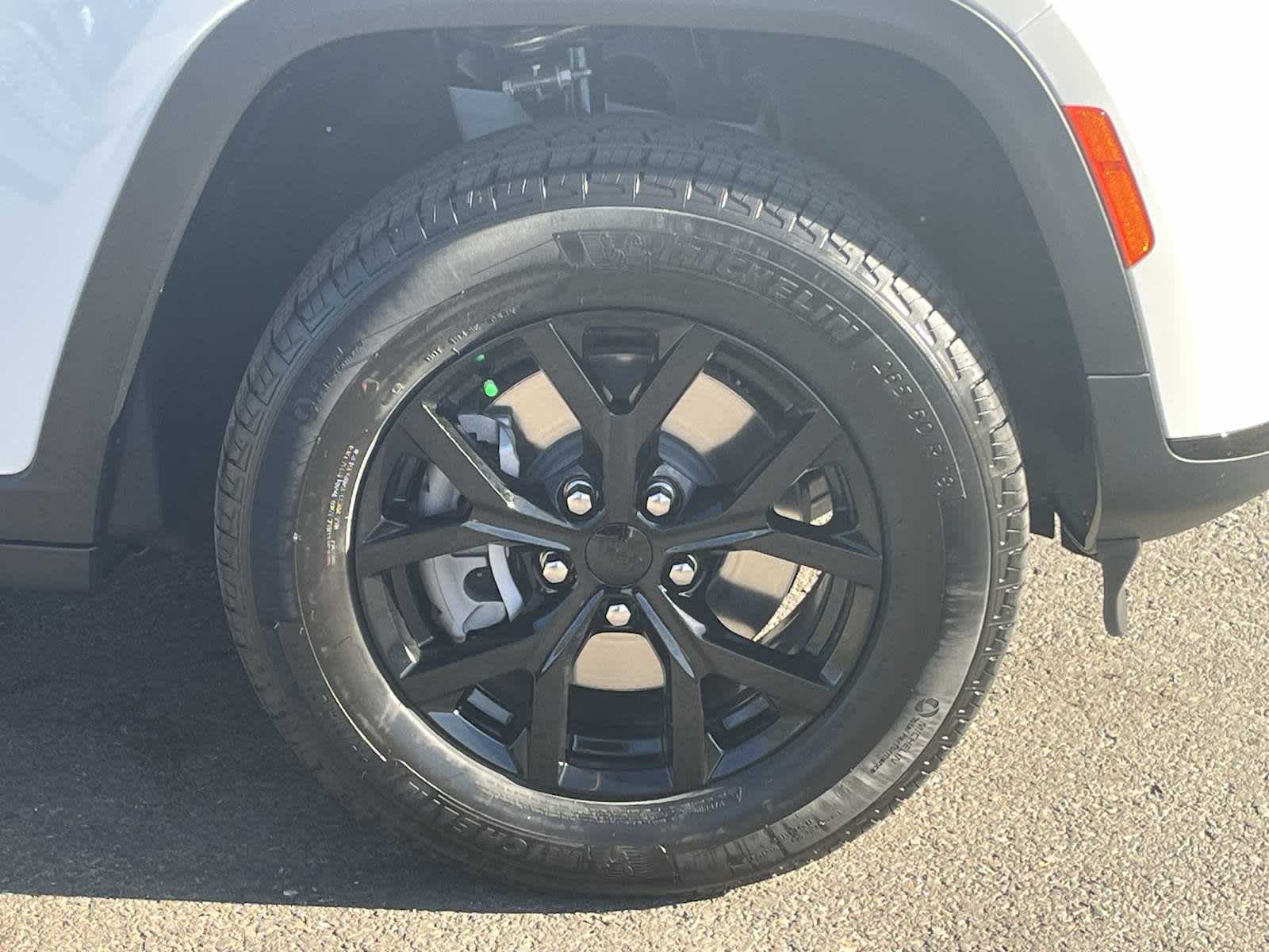 Thumbnail: 2025 Jeep Grand Cherokee - 10