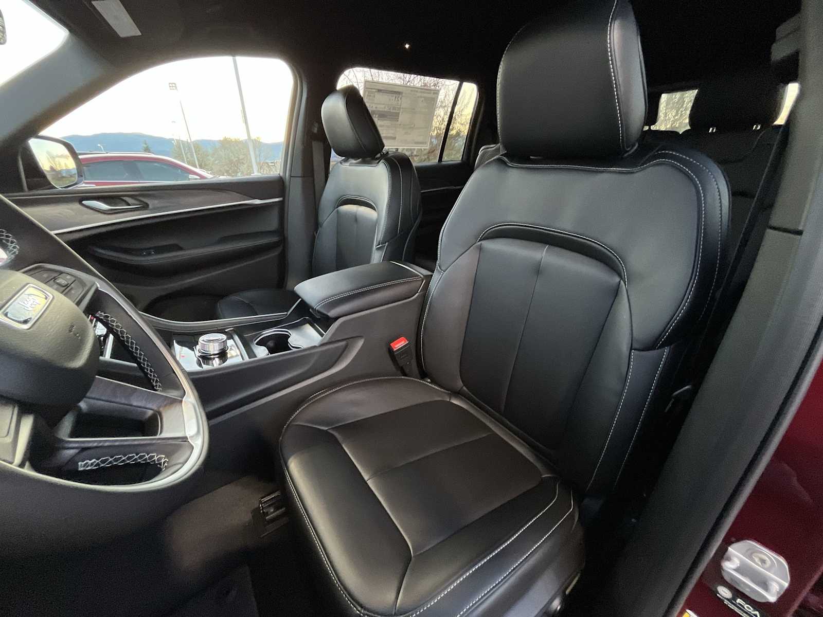 Thumbnail: 2025 Jeep Grand Cherokee - 11