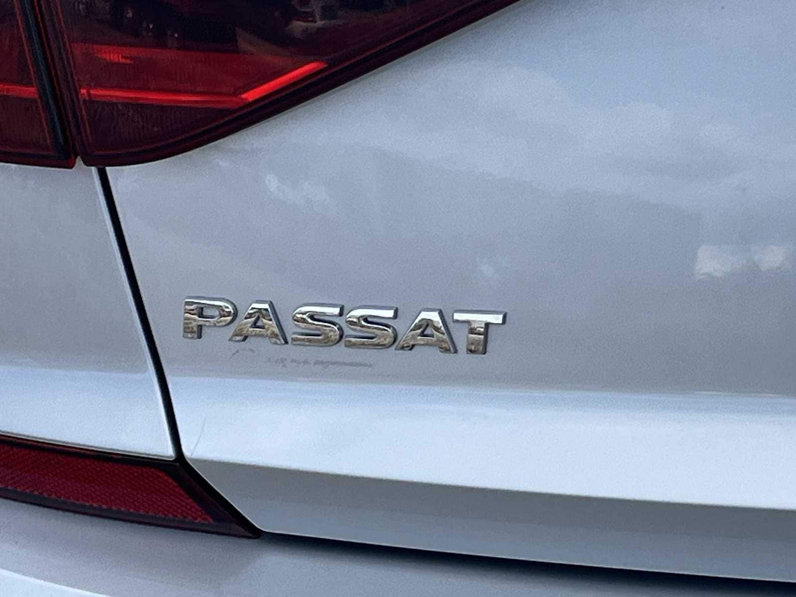Thumbnail: 2017 Volkswagen Passat - 7