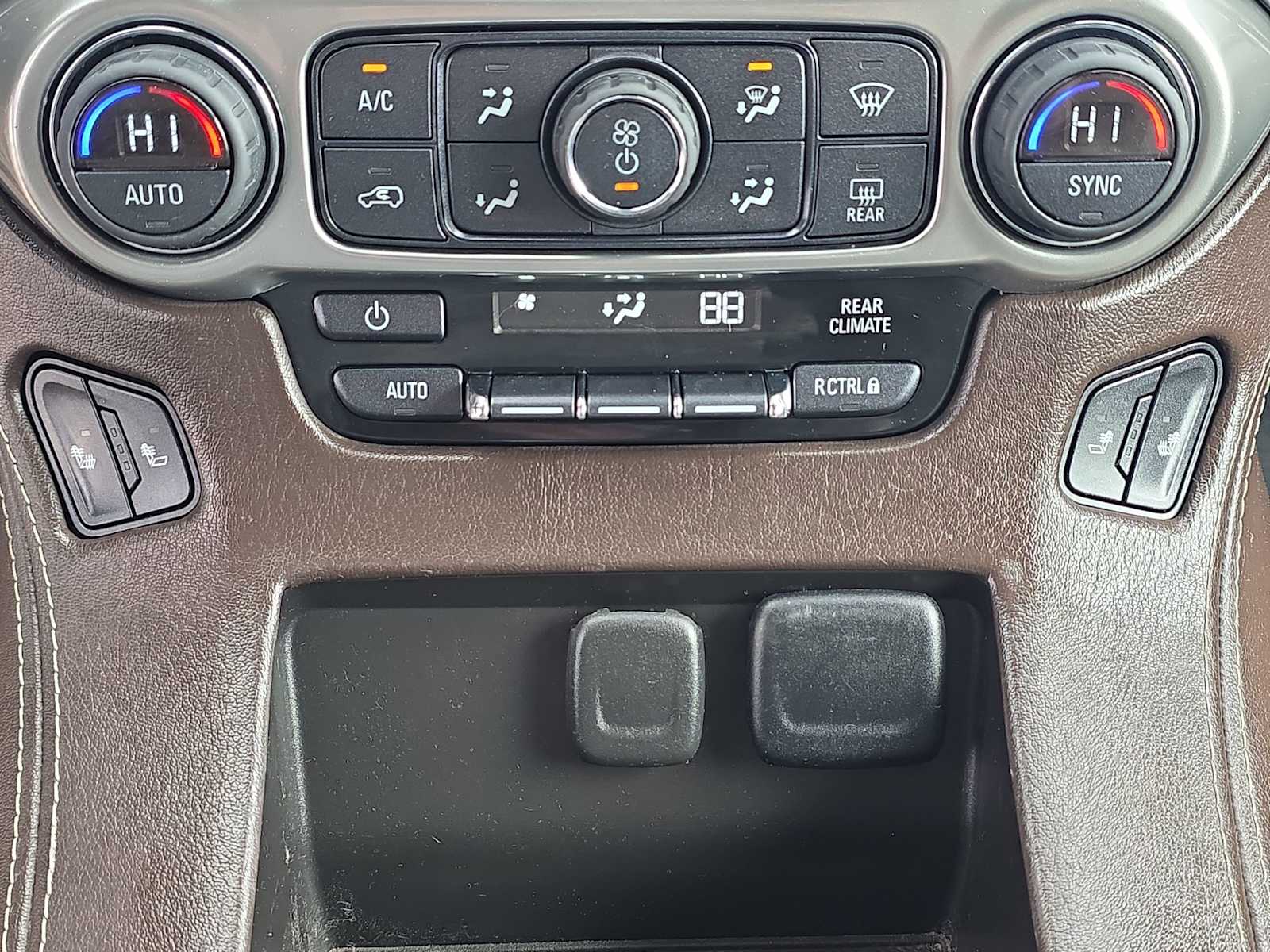 Thumbnail: 2015 Chevrolet Tahoe - 22
