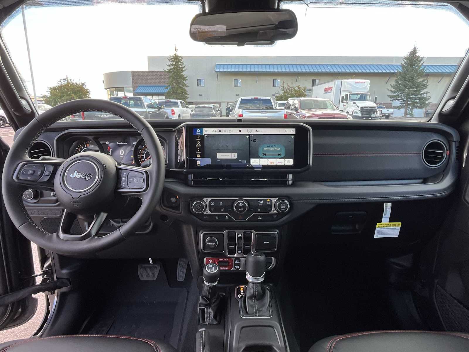 Thumbnail: 2025 Jeep Gladiator - 10