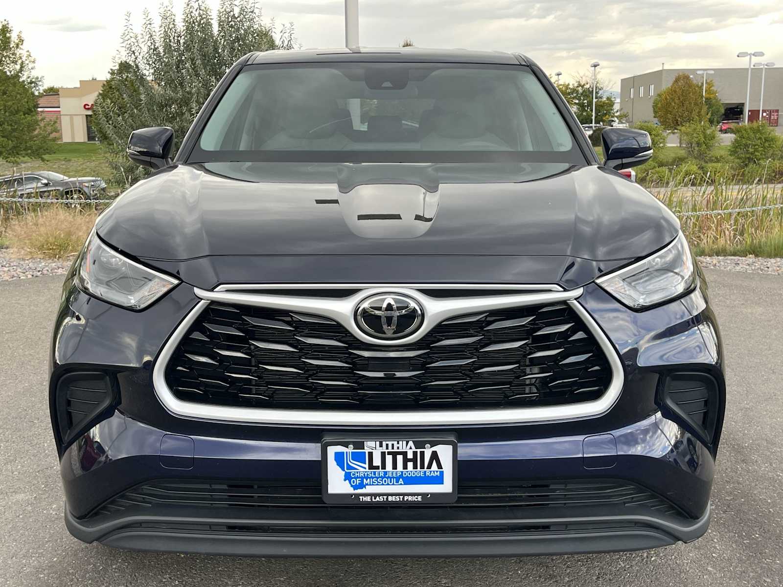 Thumbnail: 2023 Toyota Highlander - 6