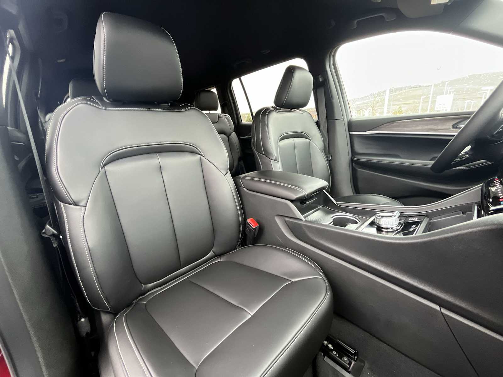 Thumbnail: 2026 Jeep Grand Cherokee - 14