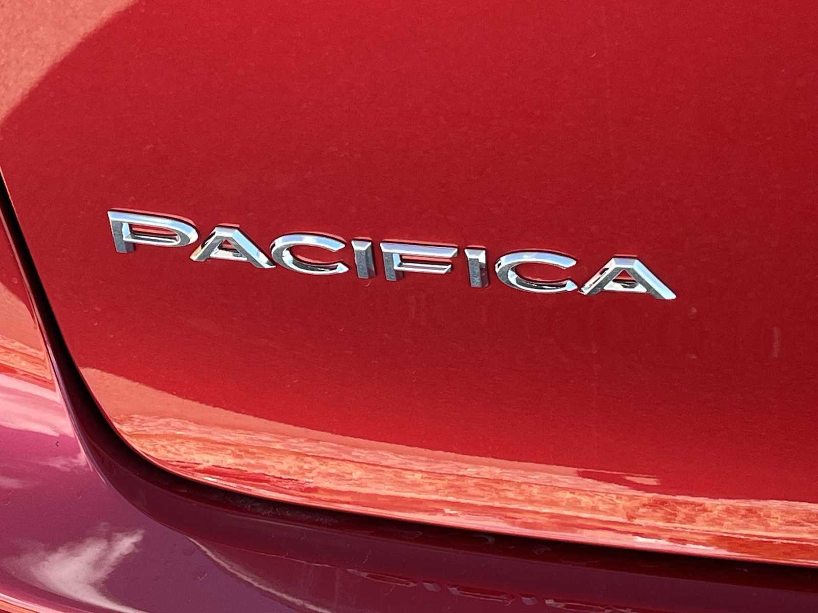 Thumbnail: 2026 Chrysler Pacifica - 7