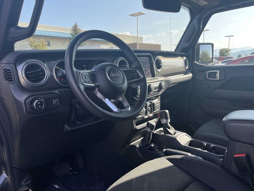 Used 2023 Jeep Gladiator Overland Truck Crew Cab