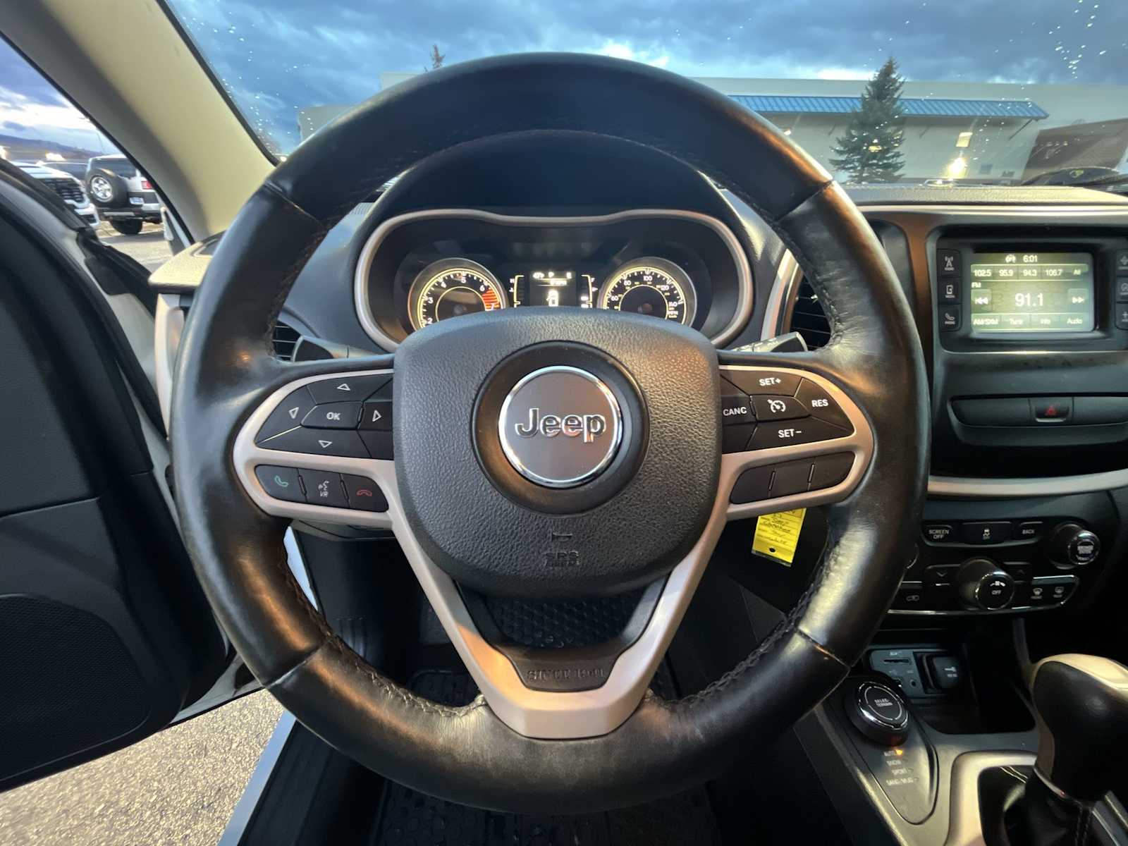 Thumbnail: 2017 Jeep Cherokee - 15