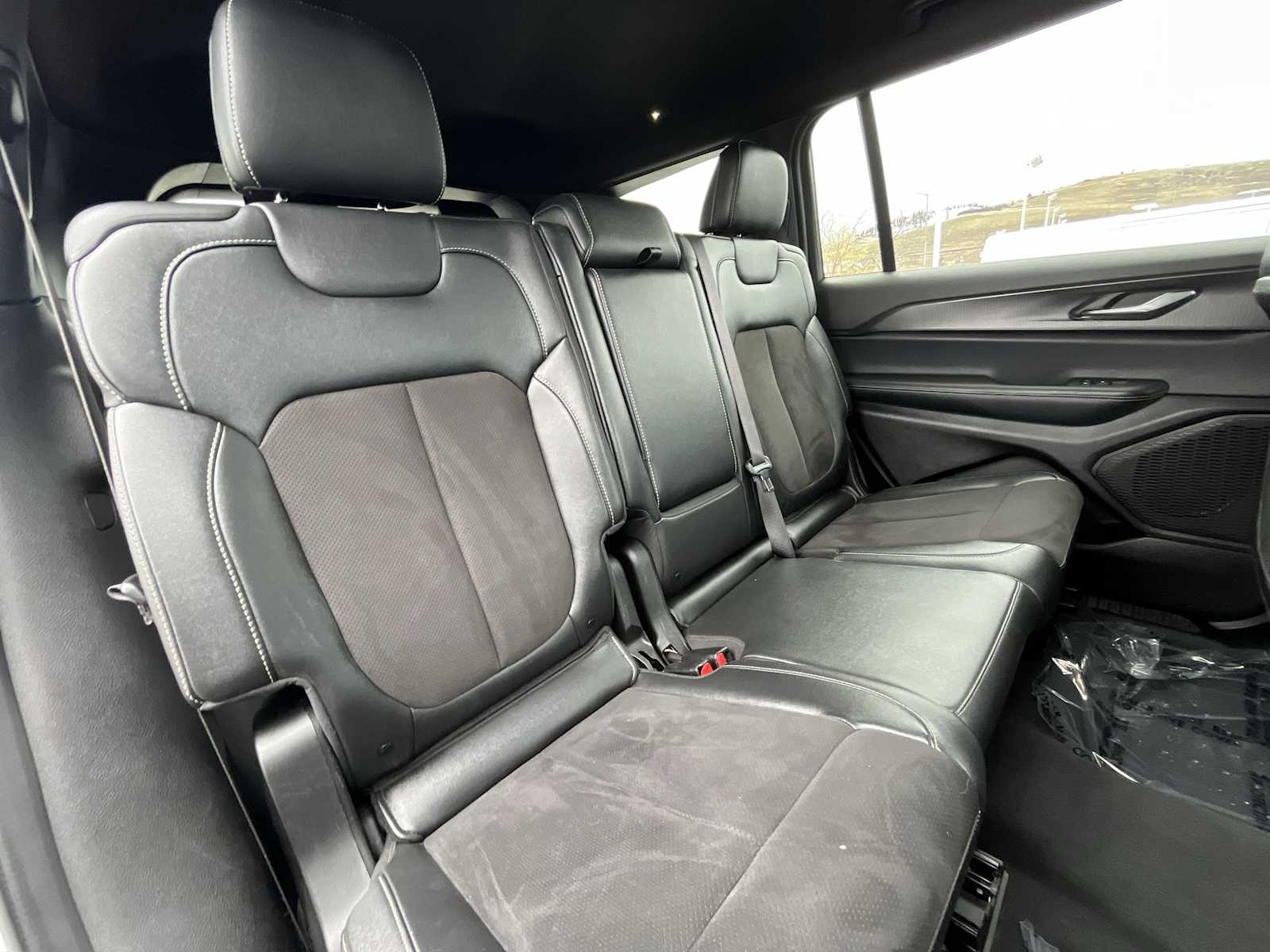 Thumbnail: 2024 Jeep Grand Cherokee L - 13