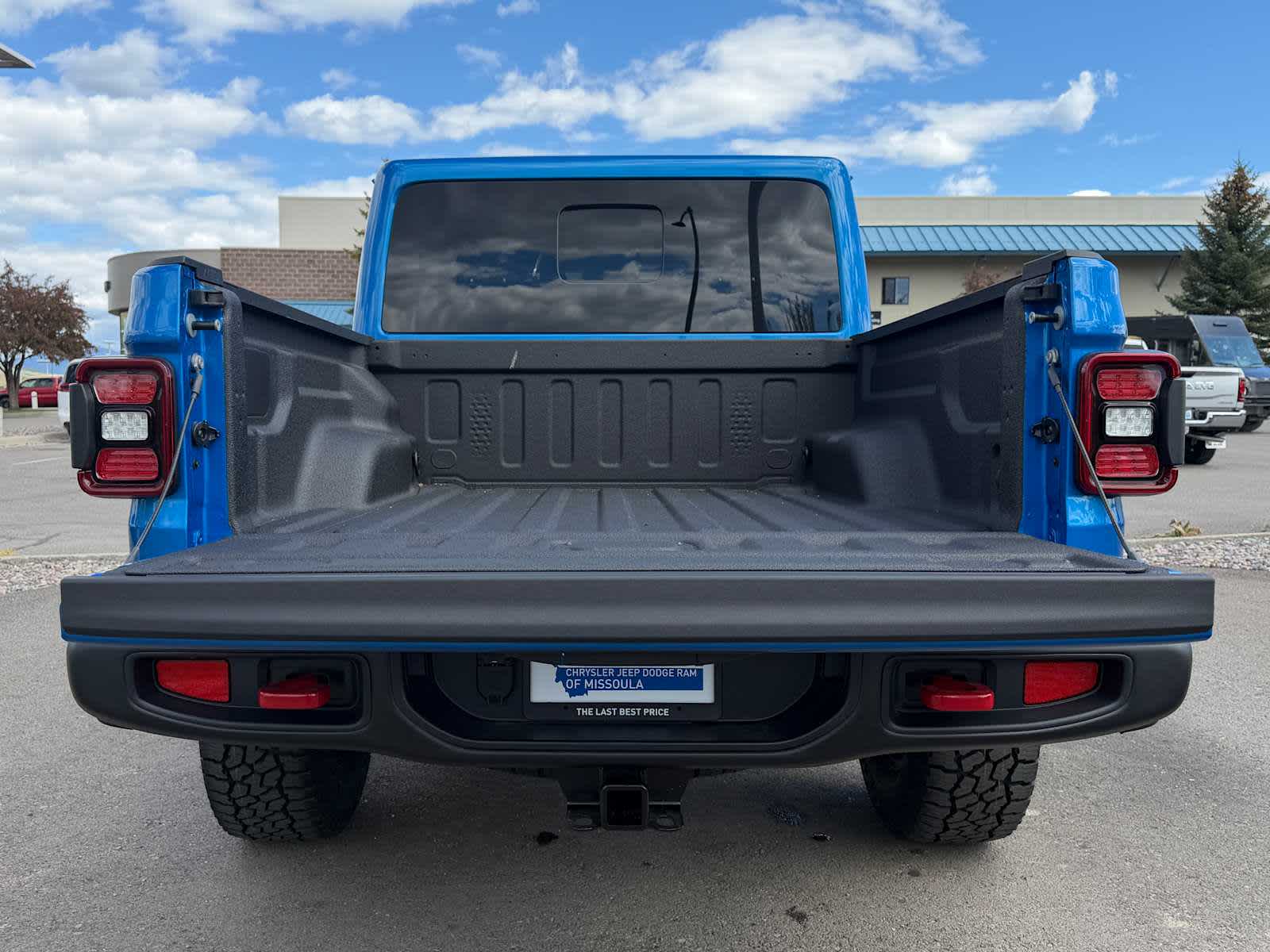 Thumbnail: 2026 Jeep Gladiator - 14