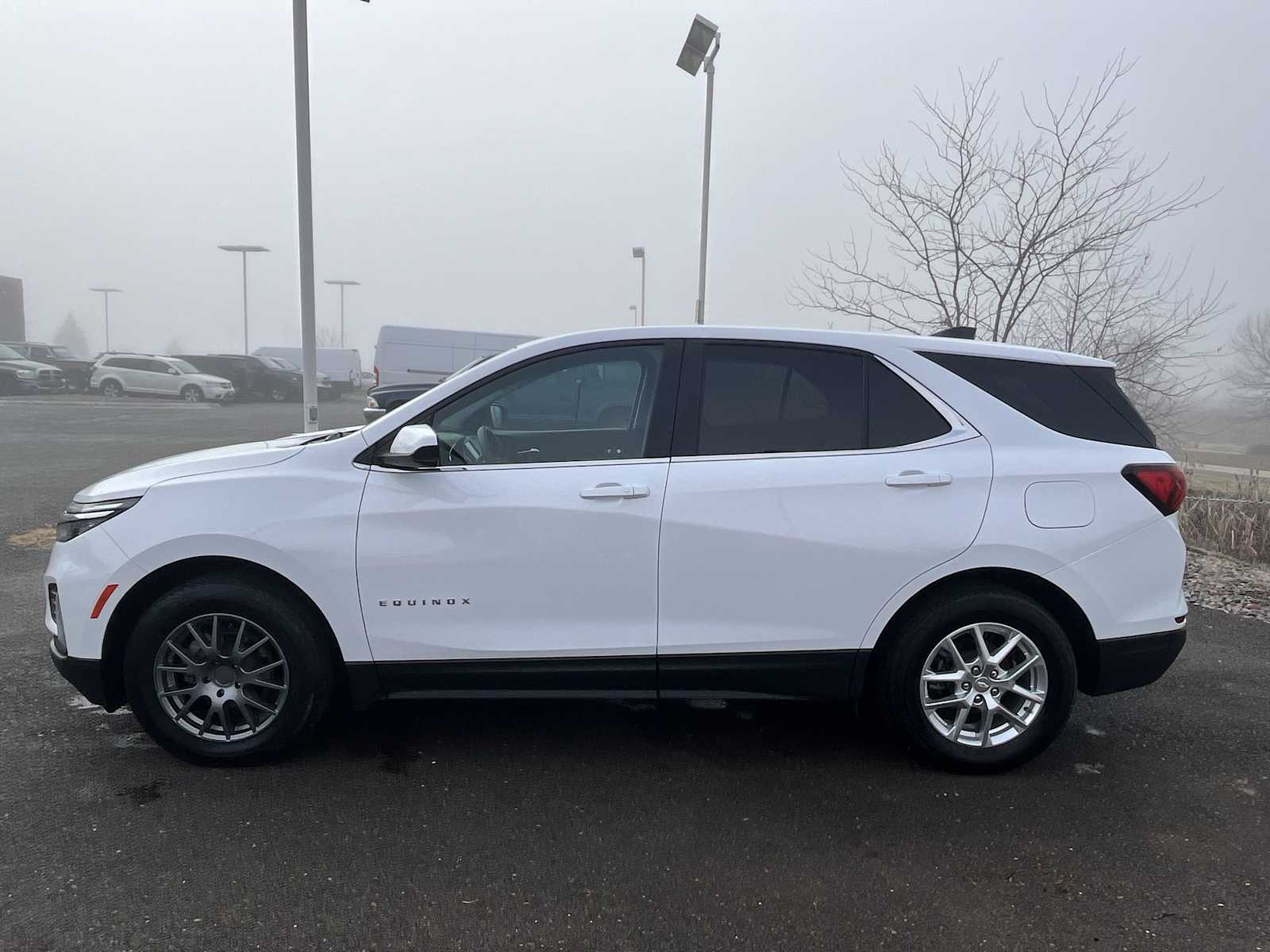 Thumbnail: 2022 Chevrolet Equinox - 3