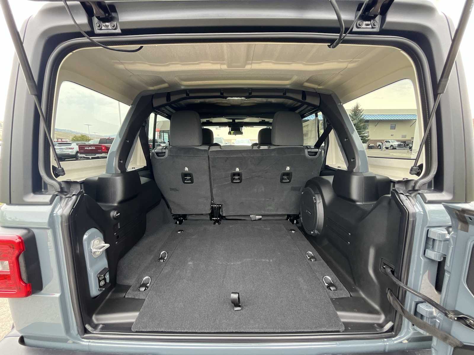 Thumbnail: 2025 Jeep Wrangler - 19