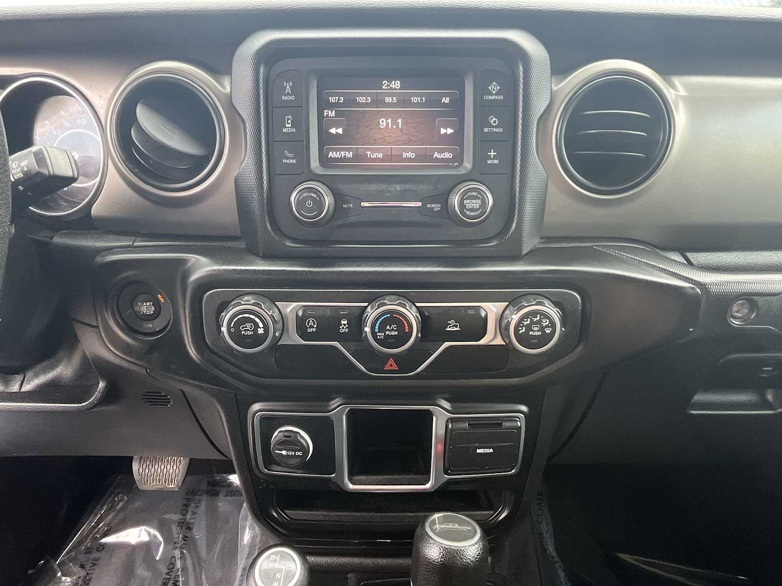 Thumbnail: 2021 Jeep Gladiator - 16
