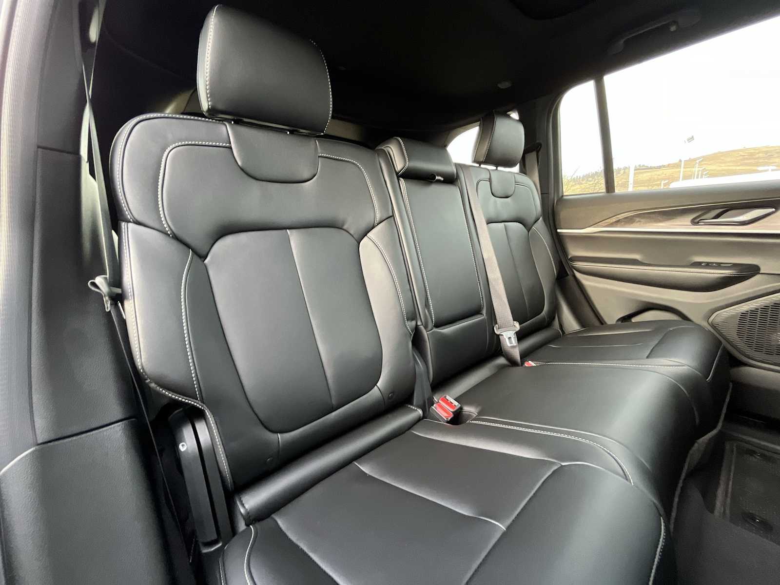 Thumbnail: 2025 Jeep Grand Cherokee - 13