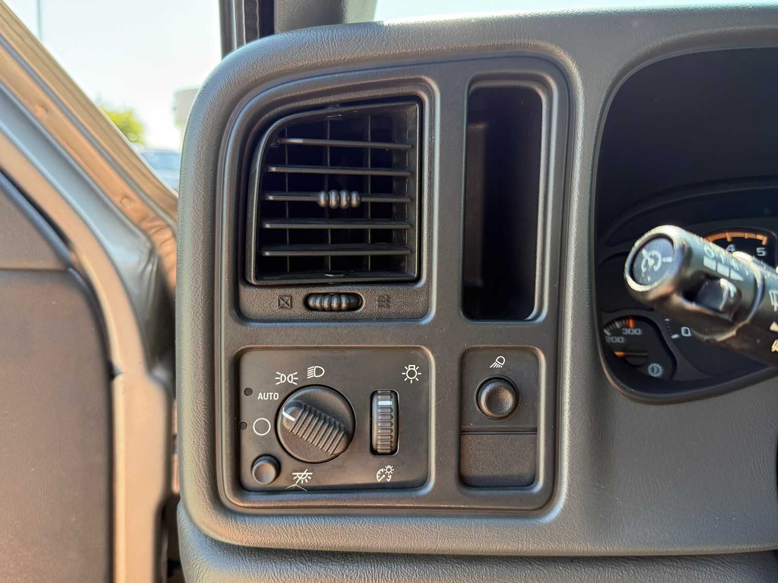 Thumbnail: 2003 Chevrolet Silverado 2500 - 13