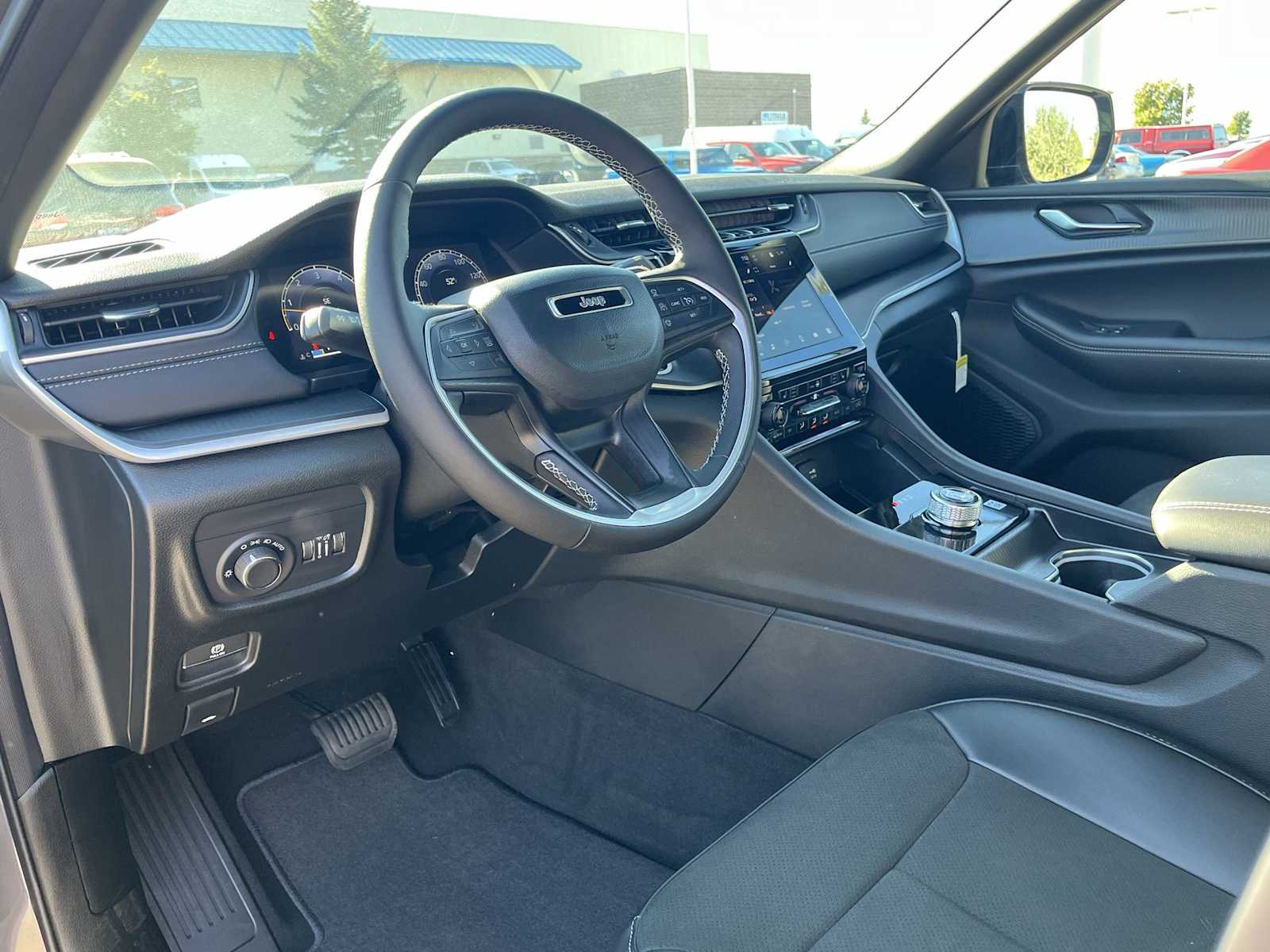 Thumbnail: 2025 Jeep Grand Cherokee - 2