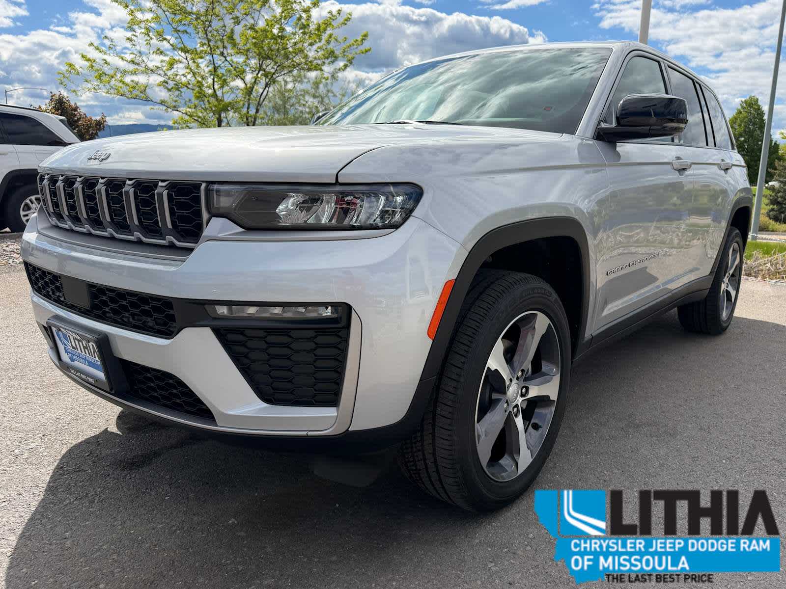 Thumbnail: 2026 Jeep Grand Cherokee - 3