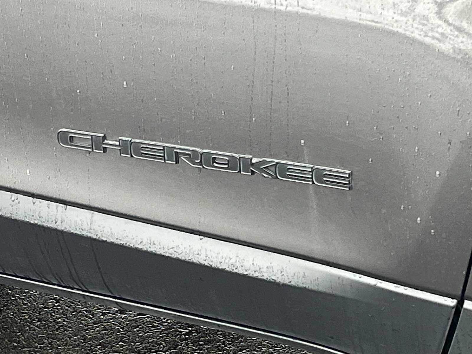 Thumbnail: 2023 Jeep Cherokee - 7