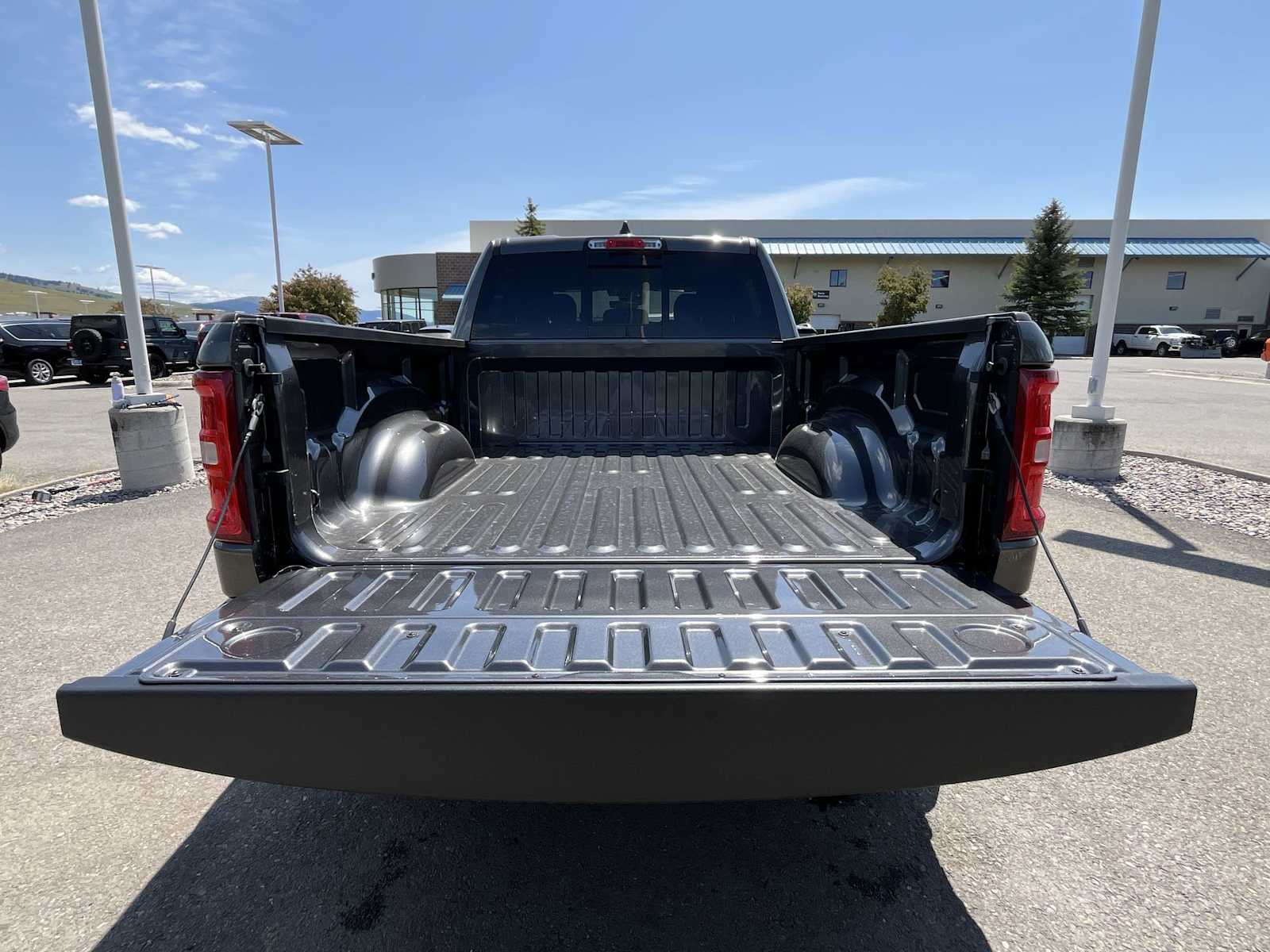 Thumbnail: 2025 RAM 1500 - 19