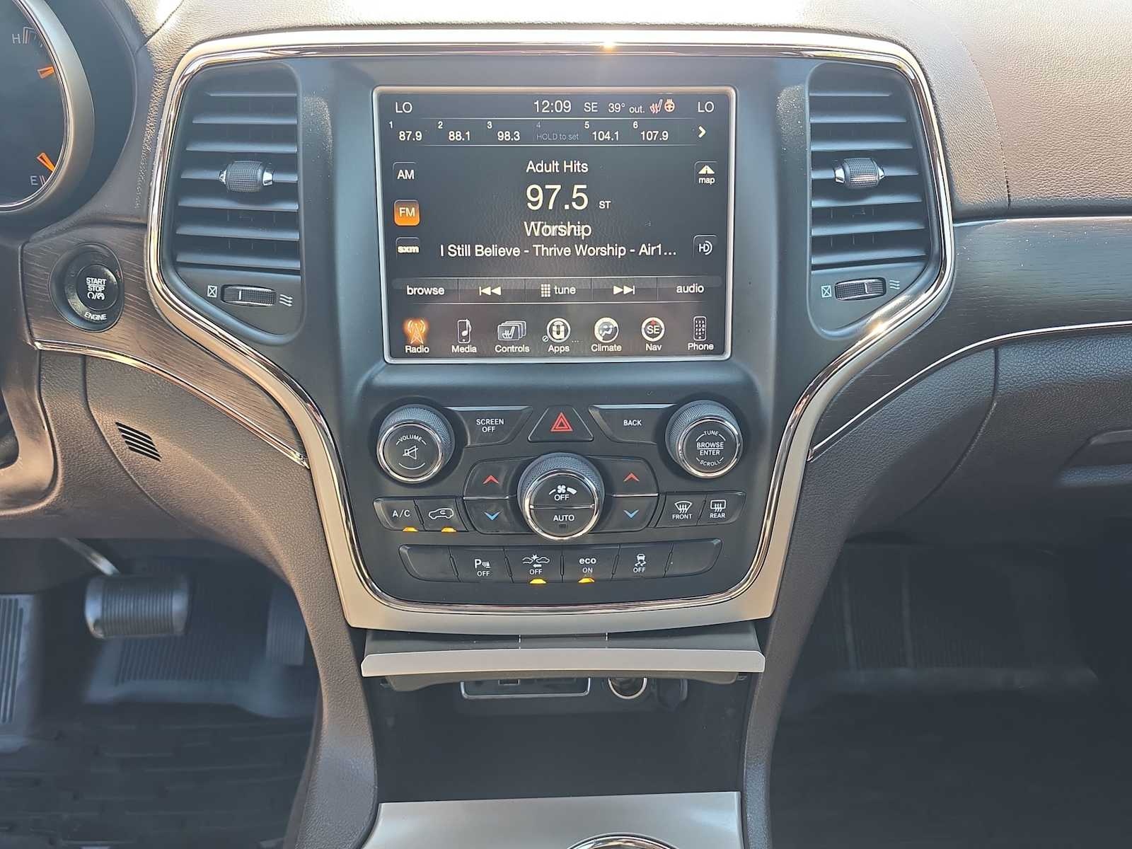 Thumbnail: 2014 Jeep Grand Cherokee - 16