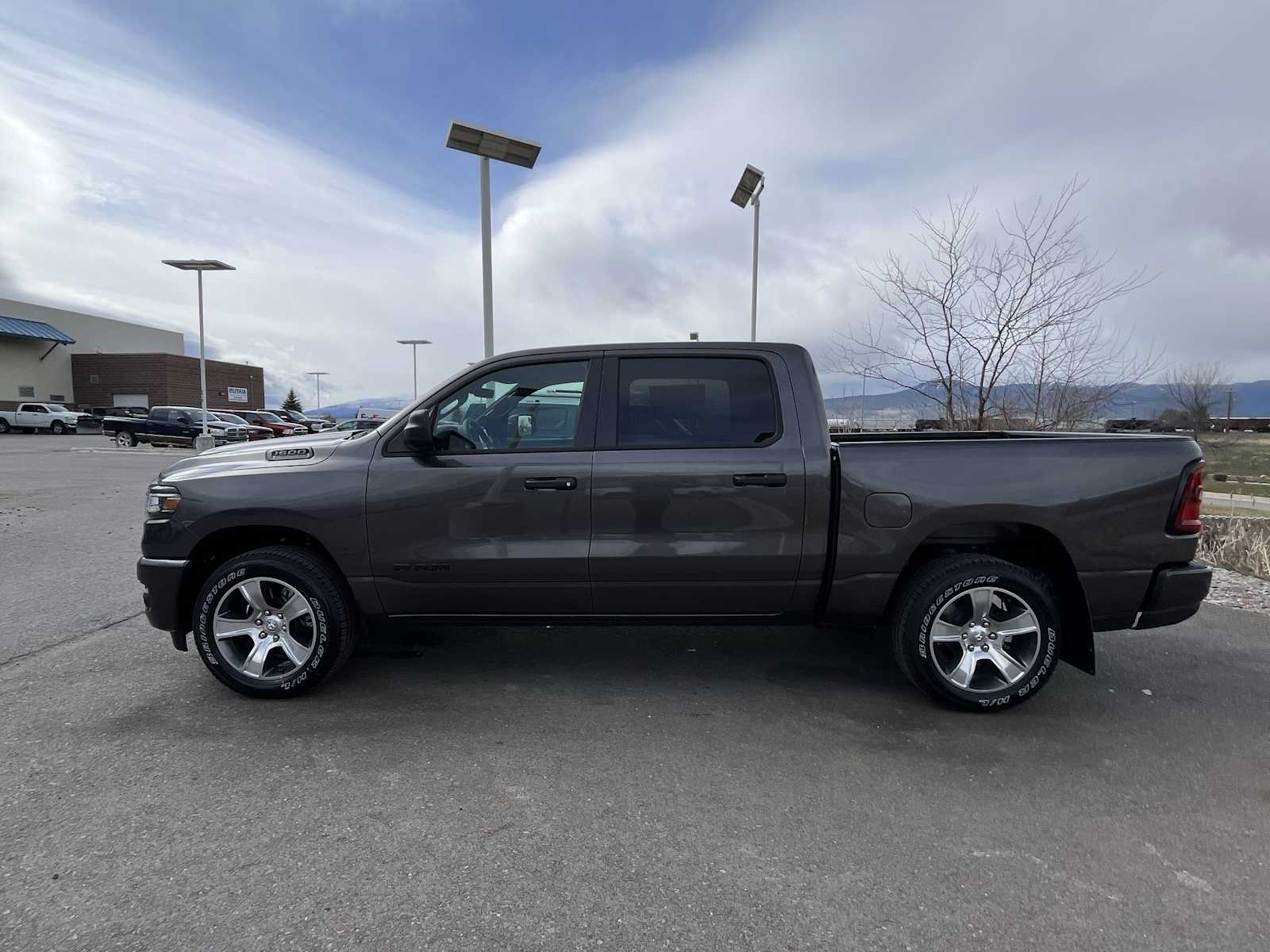 Thumbnail: 2026 RAM 1500 - 3