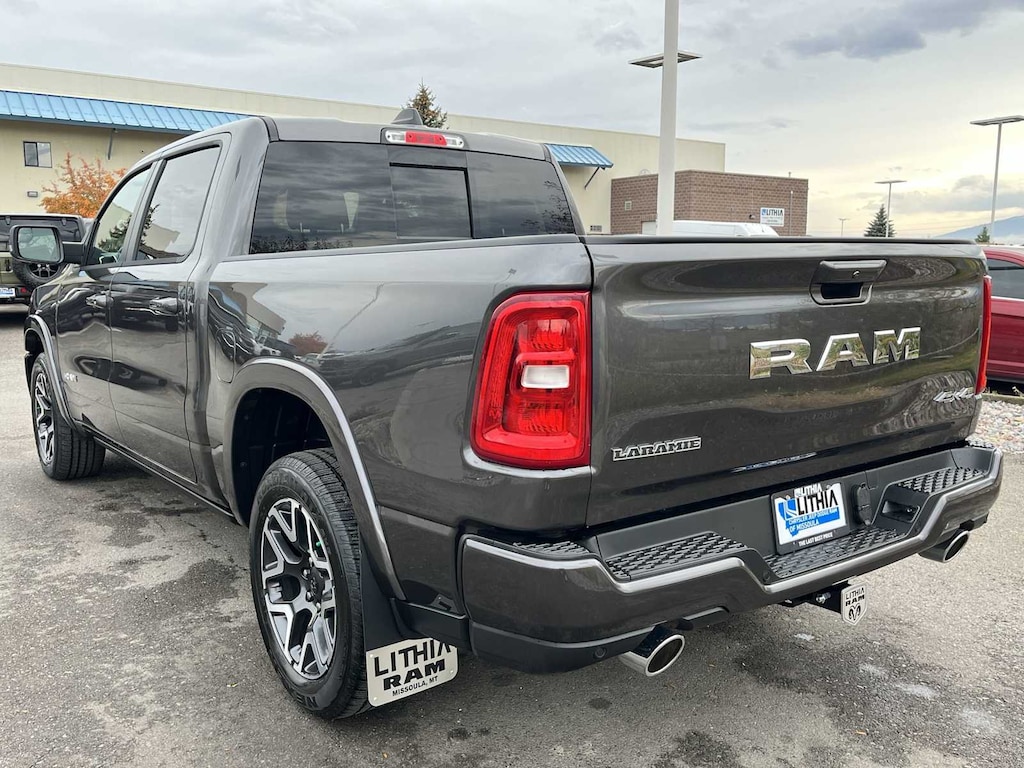 New 2026 Ram 1500 LARAMIE CREW CAB 4X4 5'7 BOX Pickup