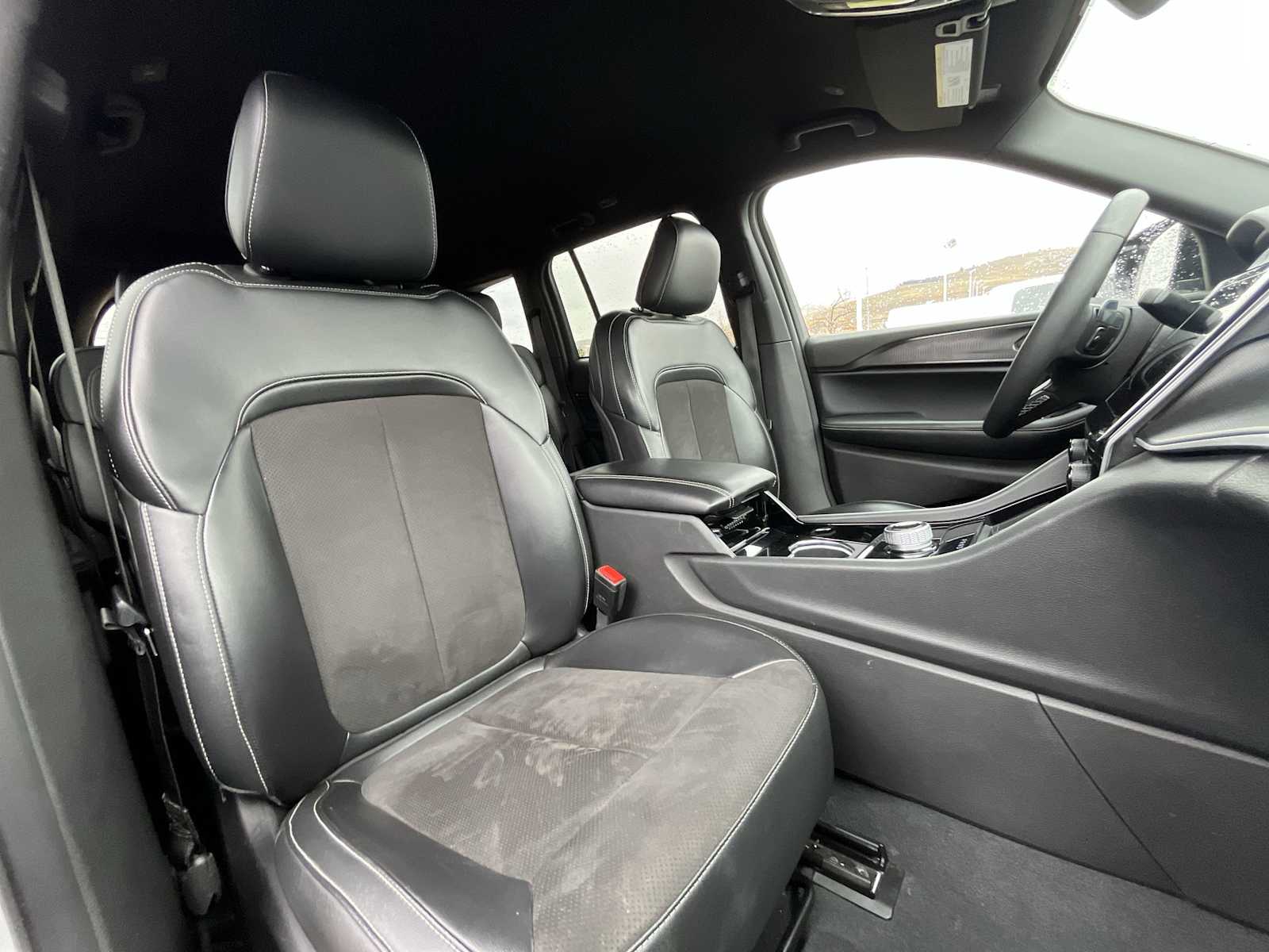 Thumbnail: 2023 Jeep Grand Cherokee - 14