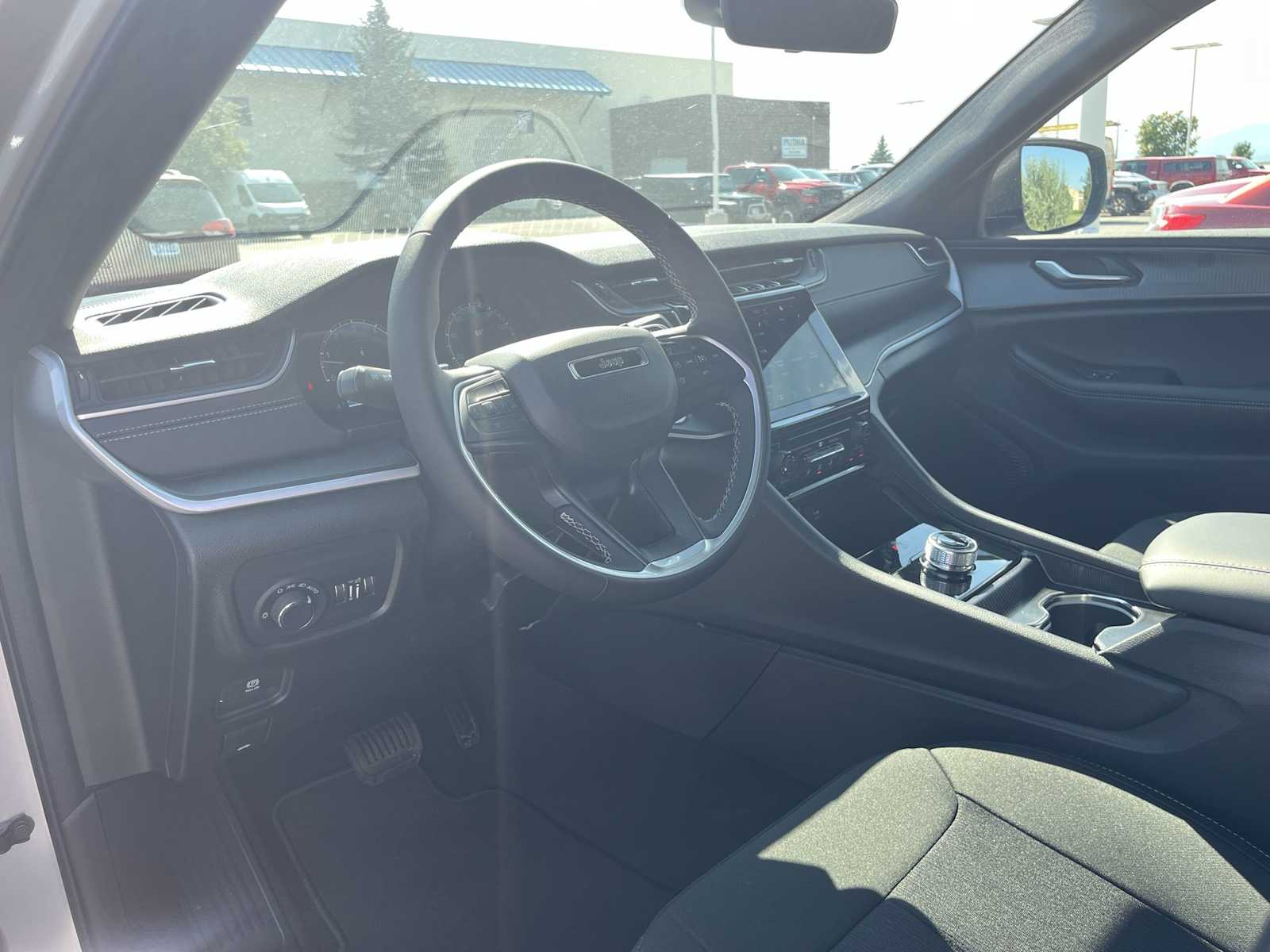 Thumbnail: 2025 Jeep Grand Cherokee - 2