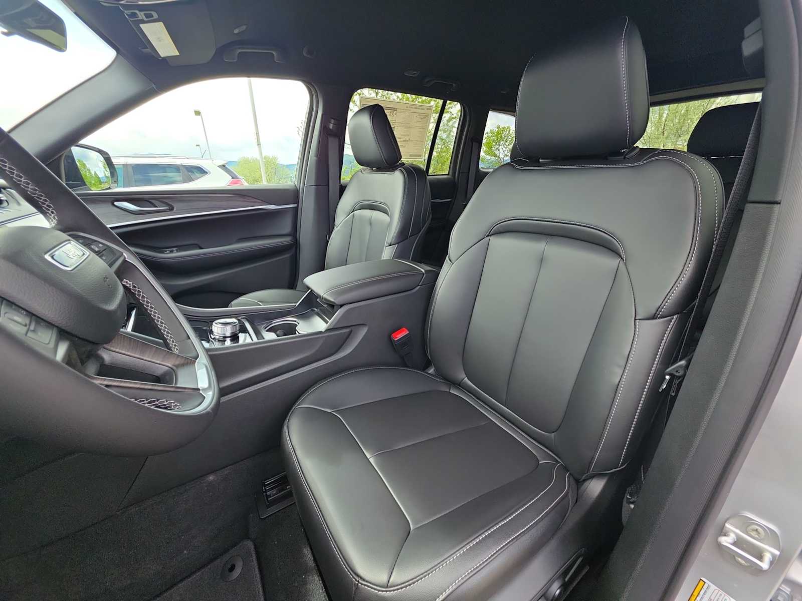 Thumbnail: 2026 Jeep Grand Cherokee - 14