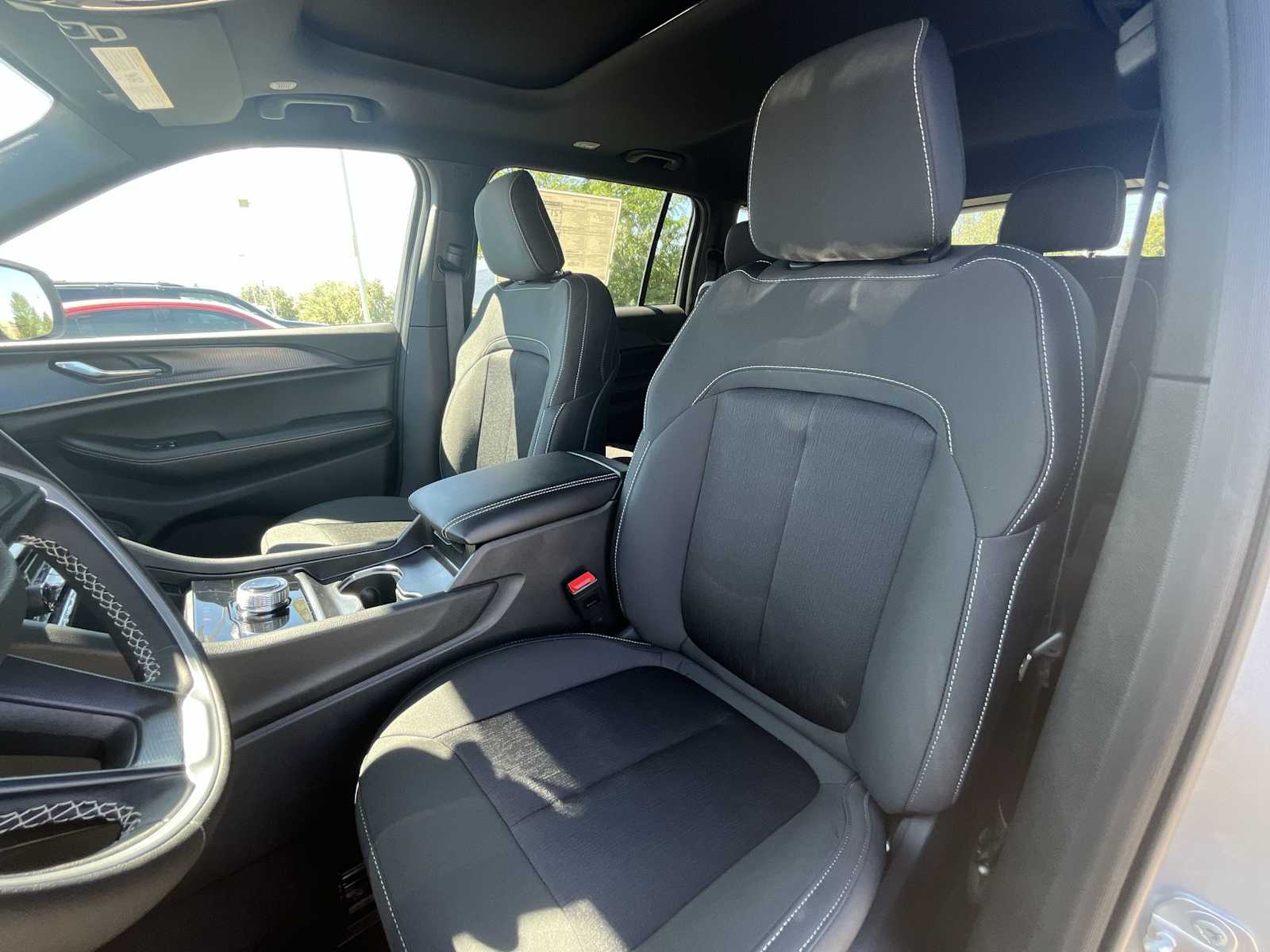 Thumbnail: 2025 Jeep Grand Cherokee - 11