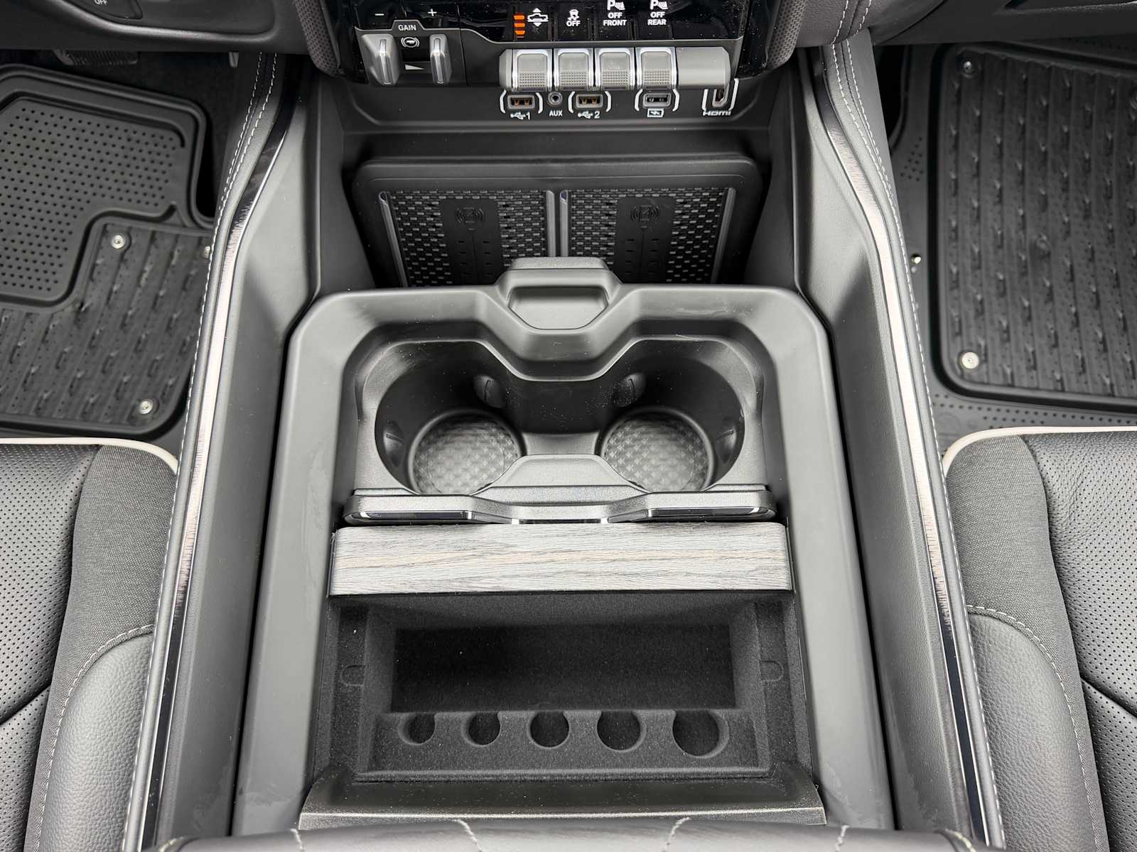 Thumbnail: 2026 RAM 1500 - 18