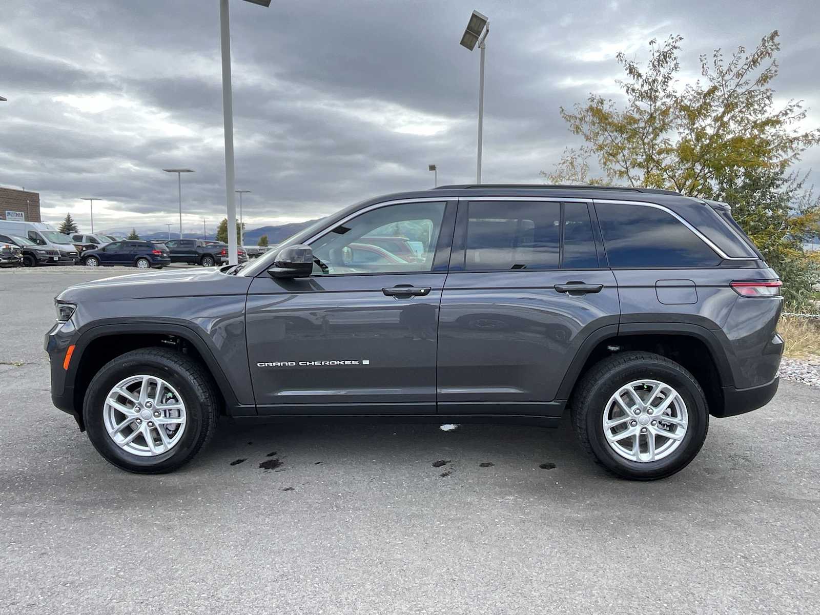 Thumbnail: 2025 Jeep Grand Cherokee - 3