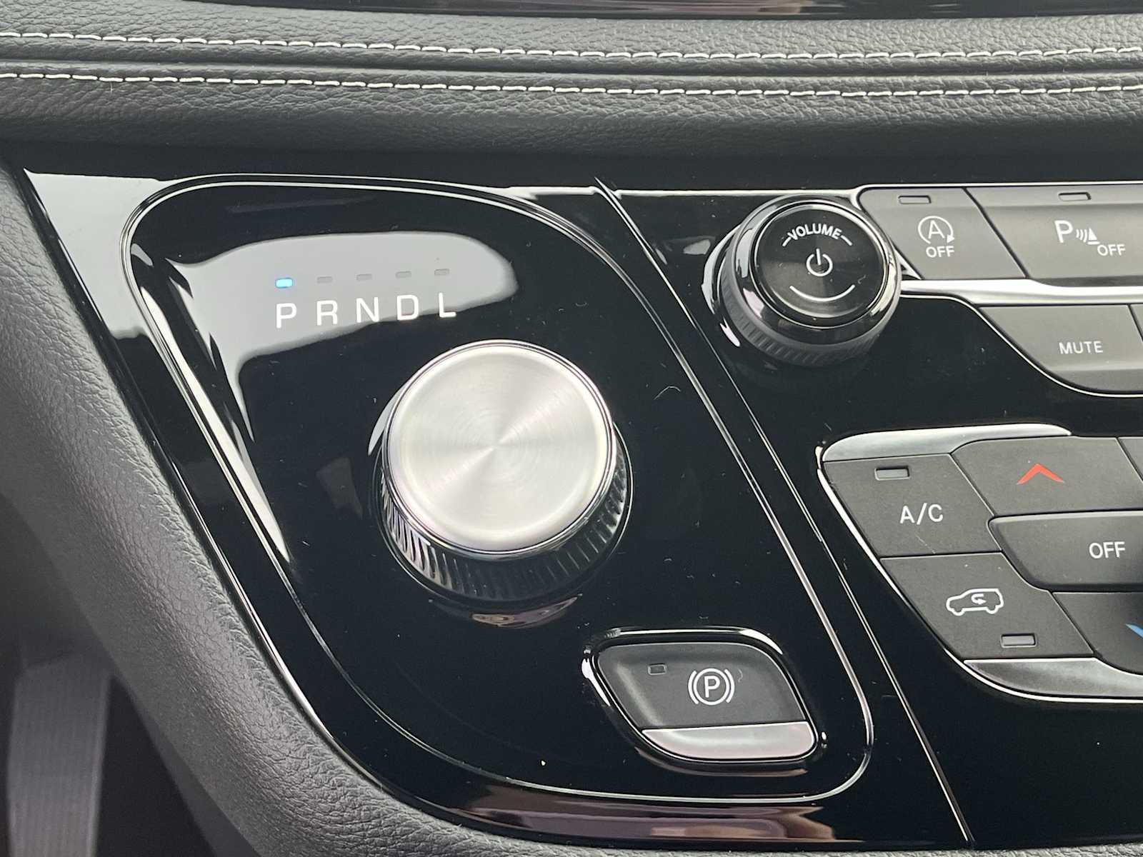 Thumbnail: 2026 Chrysler Pacifica - 17