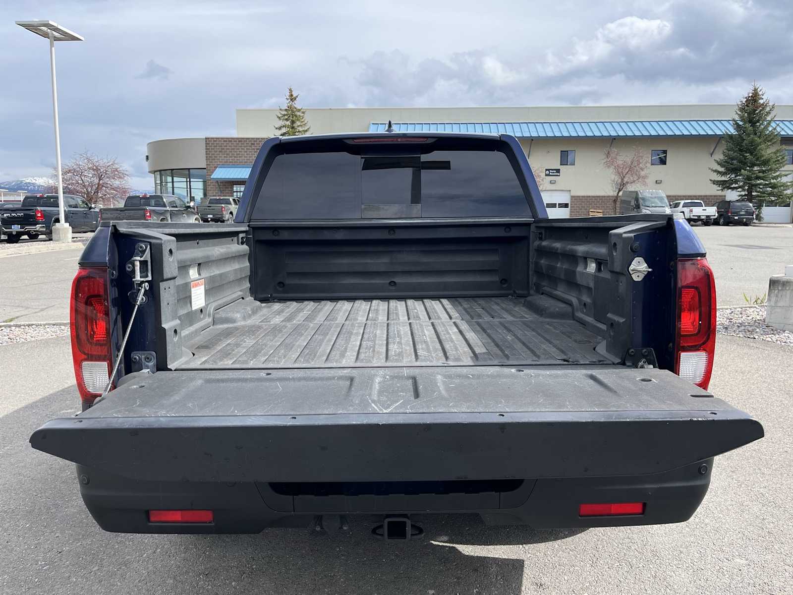 Thumbnail: 2017 Honda Ridgeline - 19