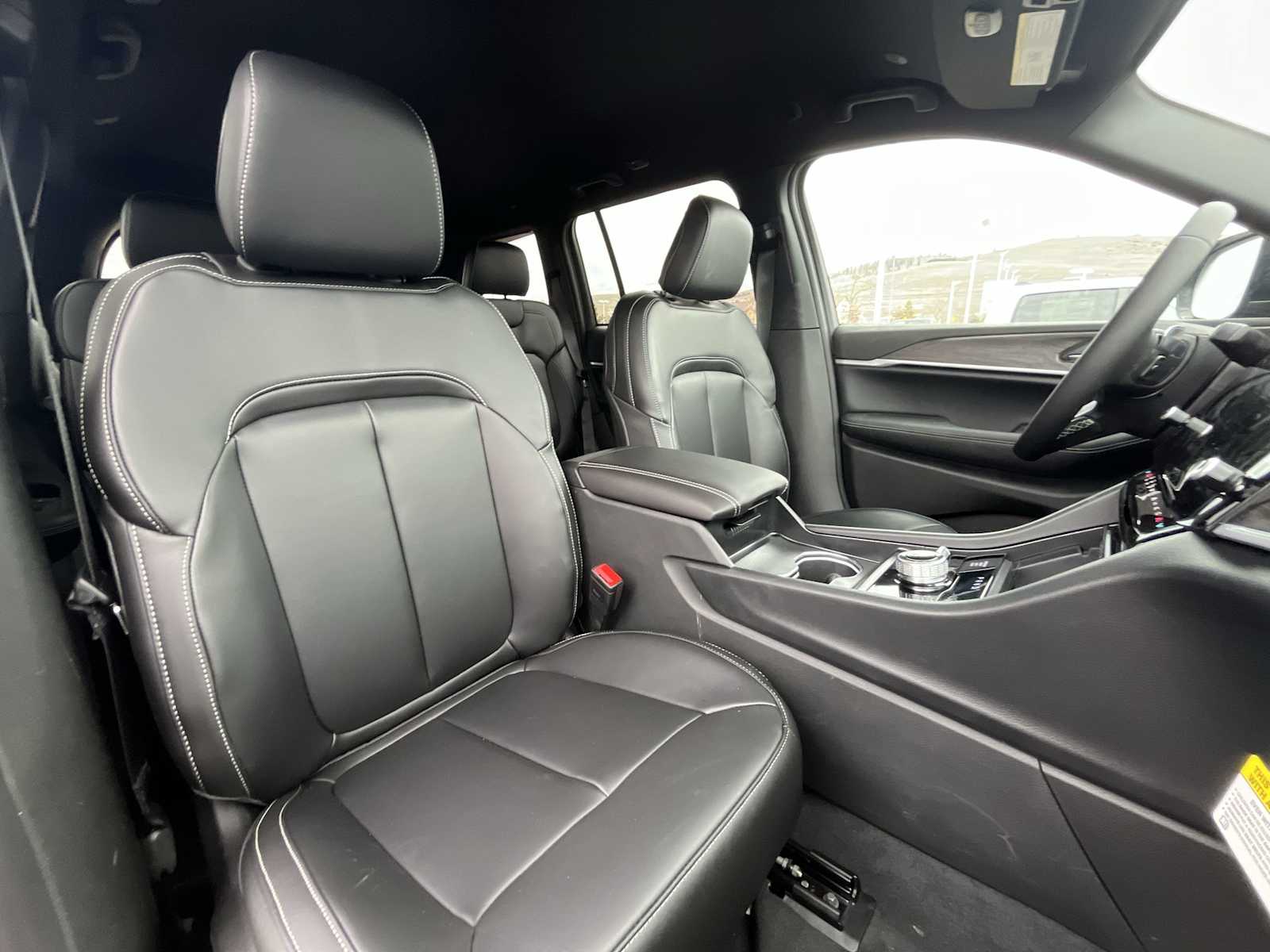 Thumbnail: 2026 Jeep Grand Cherokee - 14