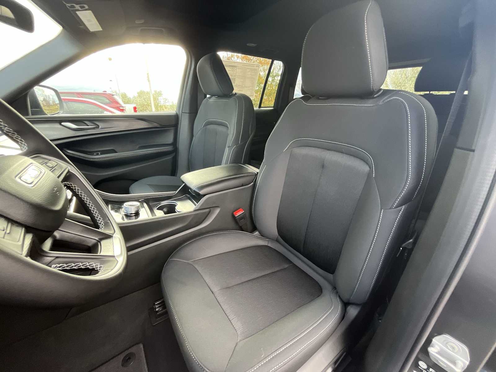 Thumbnail: 2025 Jeep Grand Cherokee - 11