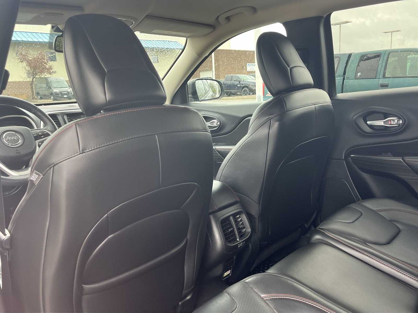 Thumbnail: 2015 Jeep Cherokee - 12