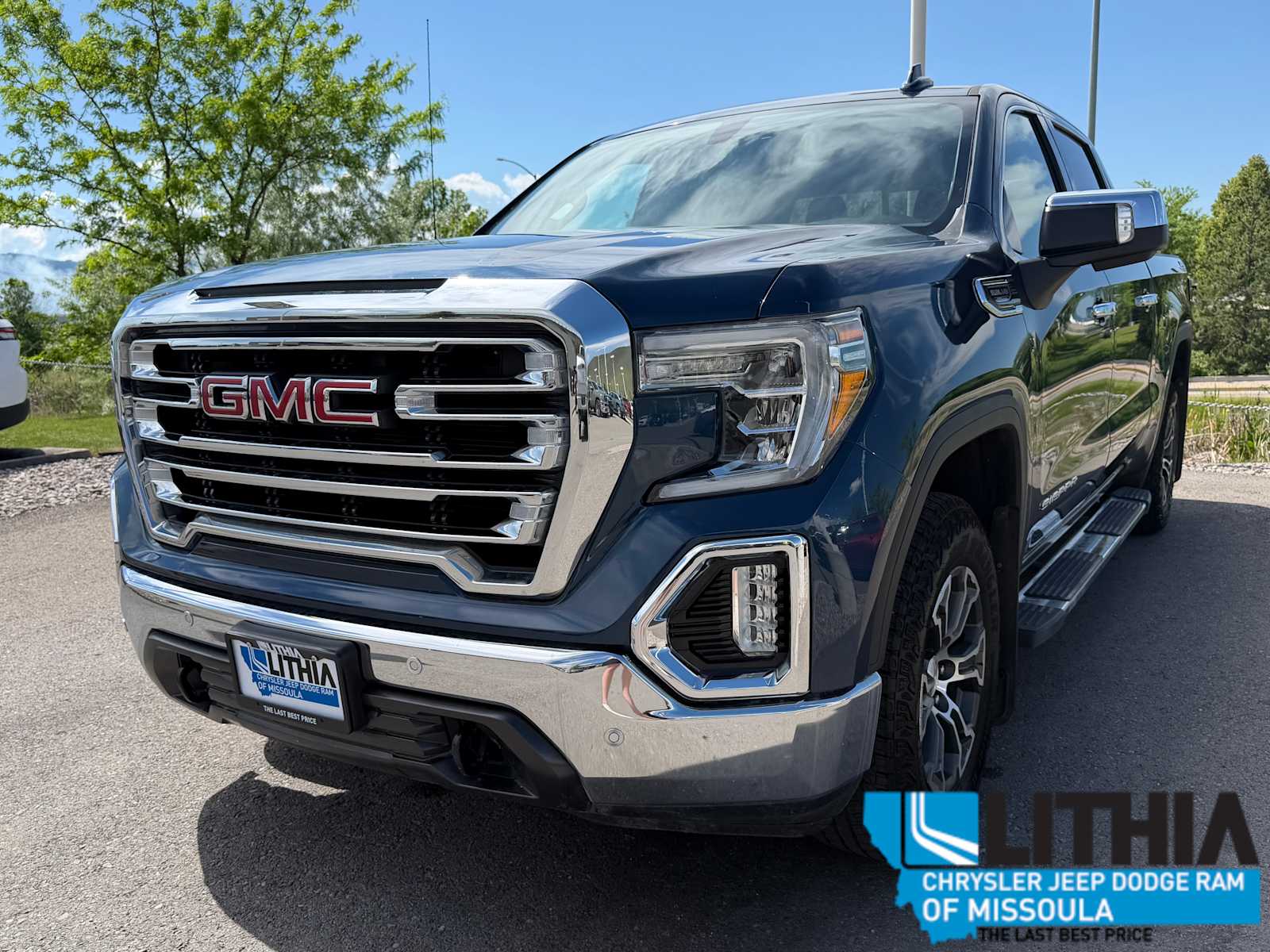 2020 GMC Sierra SLT 4WD Crew Cab Short Box's photo
