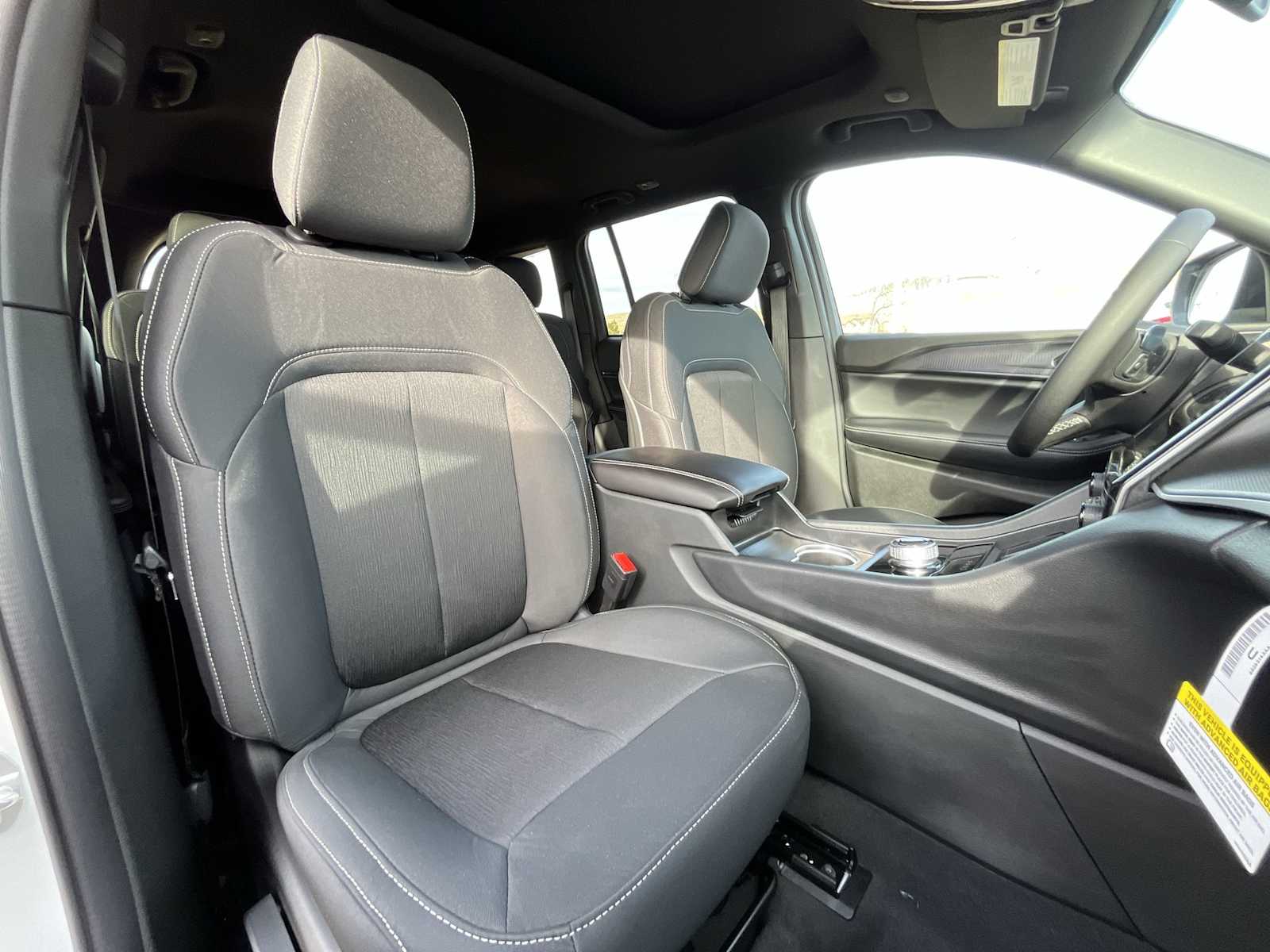 Thumbnail: 2025 Jeep Grand Cherokee - 14