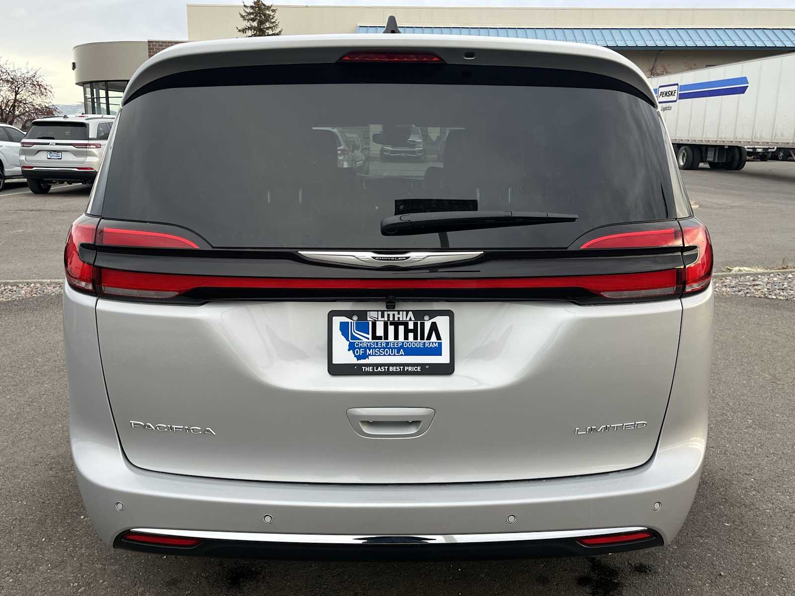 Thumbnail: 2026 Chrysler Pacifica - 5